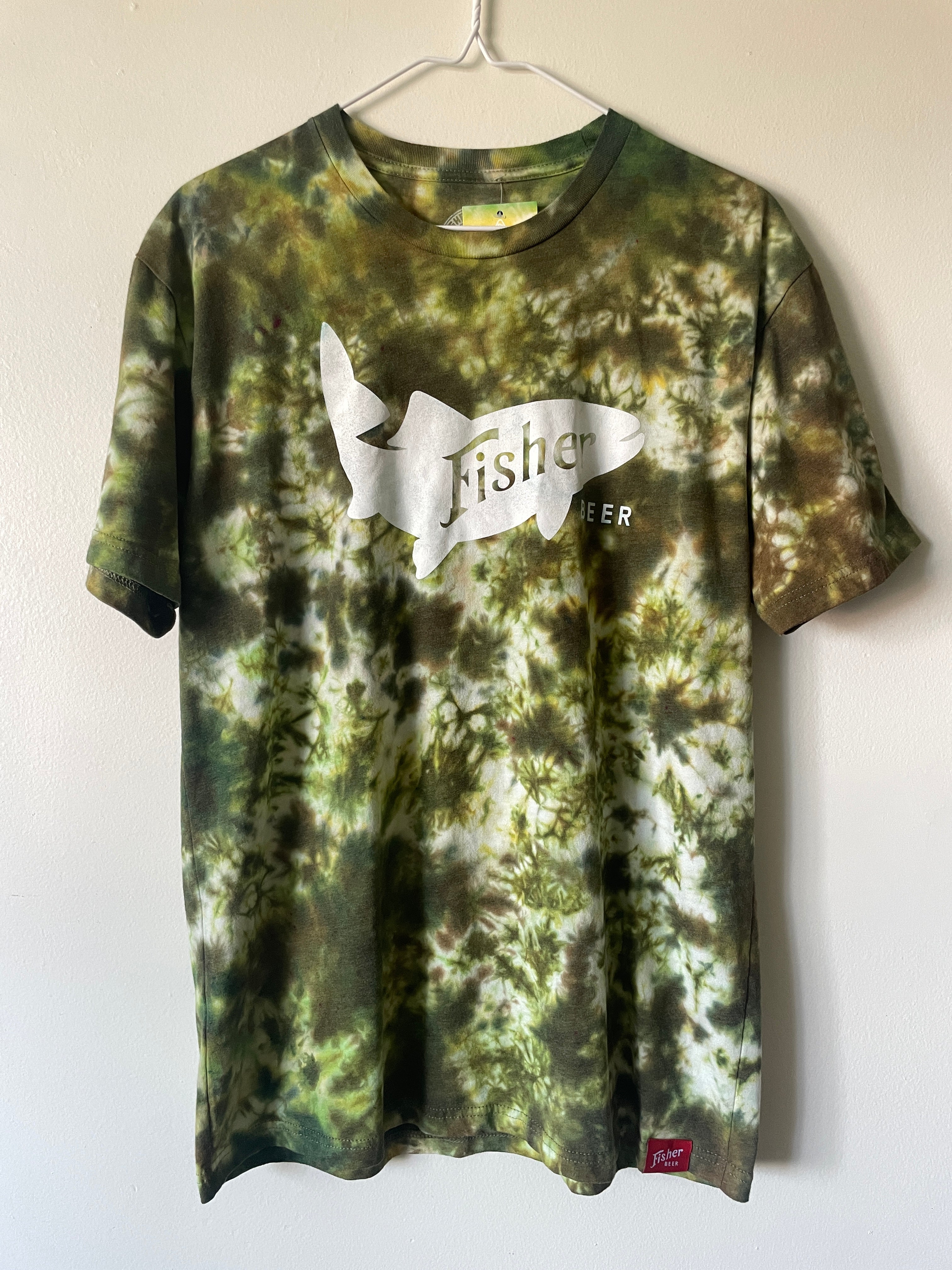 Large Men’s Fisher Beer Handmade Reverse Tie Dye Short Sleeve T-Shirt | One-Of-a-Kind Upcycled Green, Yellow, and White Tie Dye Top