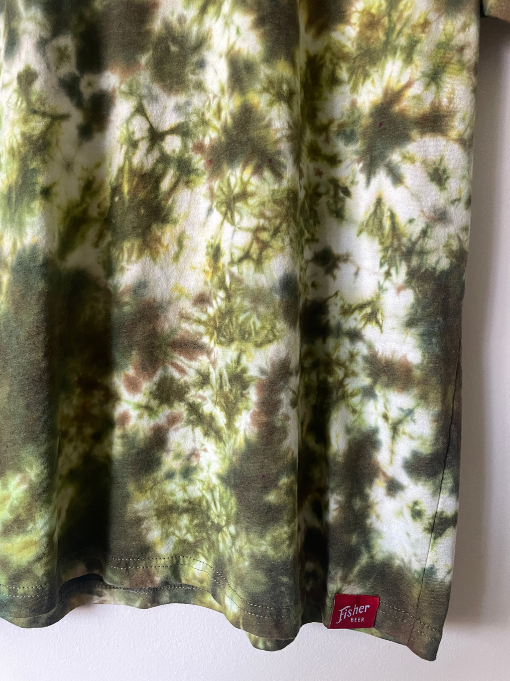 Large Men’s Fisher Beer Handmade Reverse Tie Dye Short Sleeve T-Shirt | One-Of-a-Kind Upcycled Green, Yellow, and White Tie Dye Top