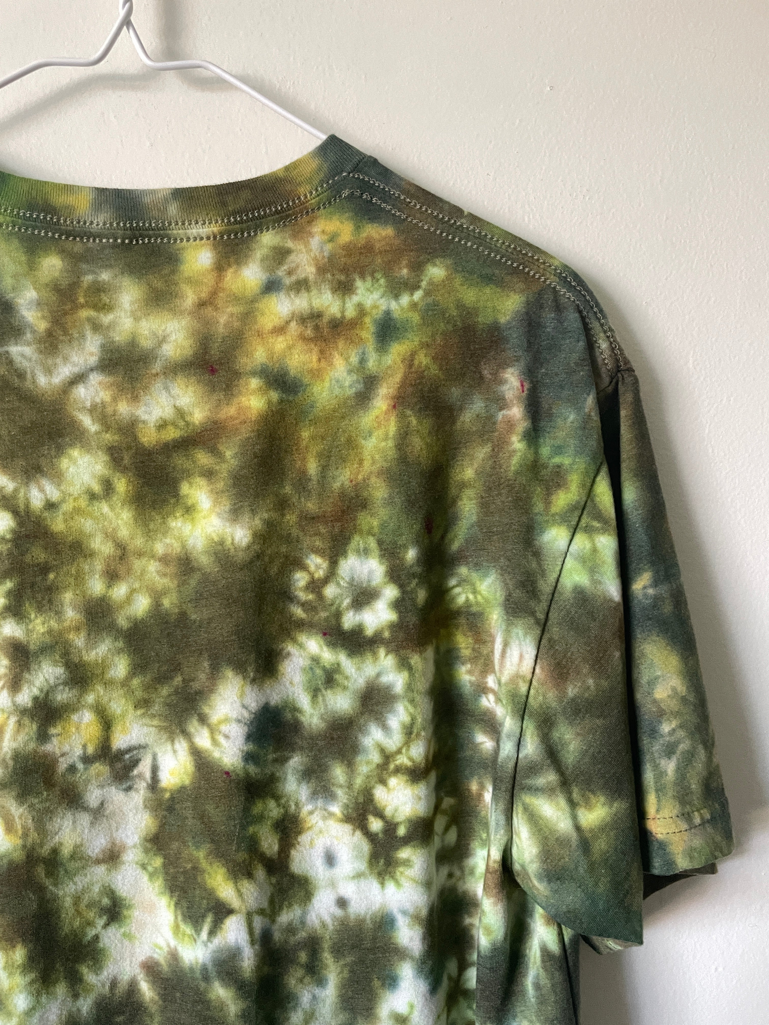 Large Men’s Fisher Beer Handmade Reverse Tie Dye Short Sleeve T-Shirt | One-Of-a-Kind Upcycled Green, Yellow, and White Tie Dye Top
