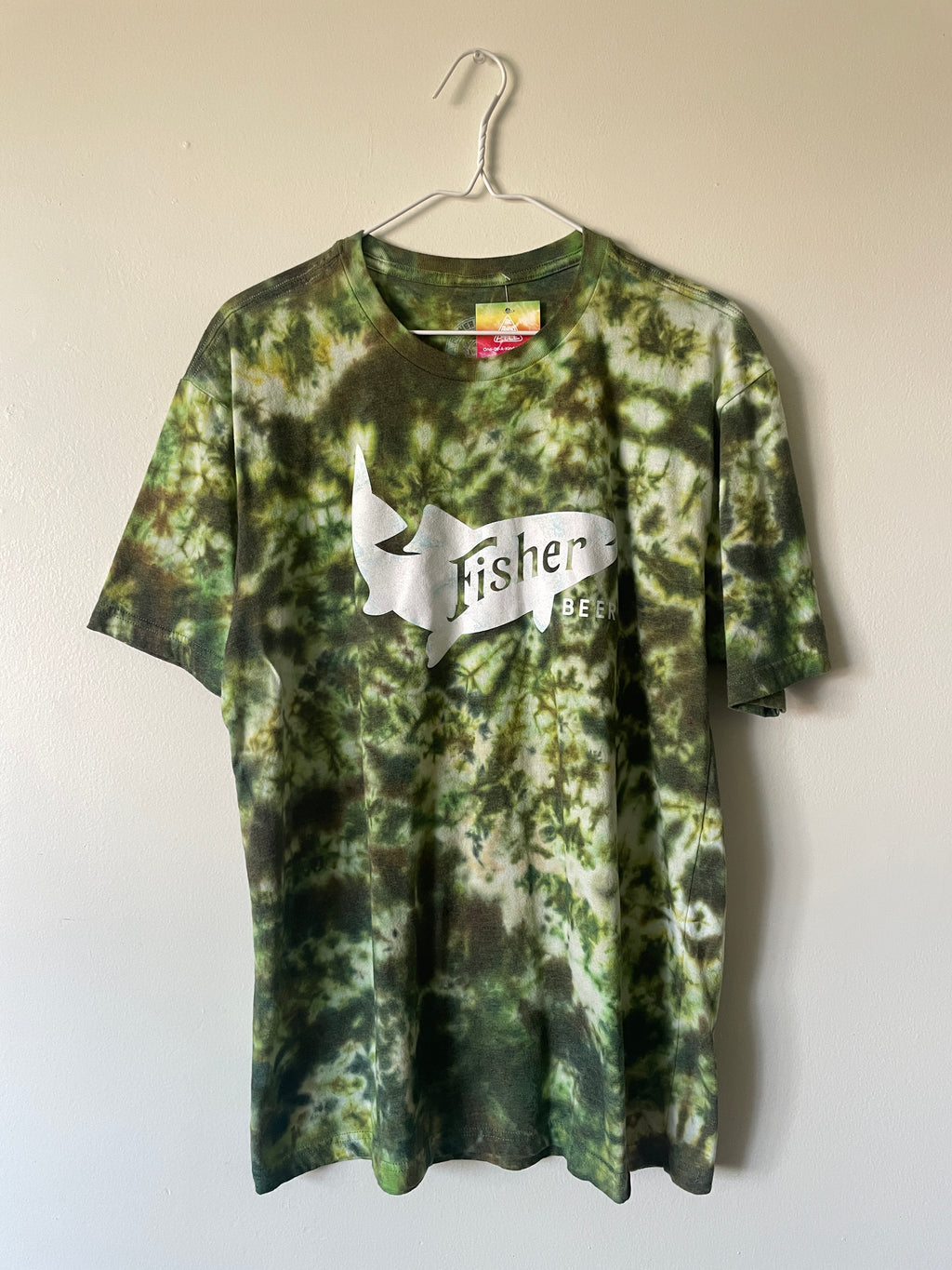 Large Men’s Fisher Beer Handmade Reverse Tie Dye Short Sleeve T-Shirt | One-Of-a-Kind Upcycled Green, Yellow, and White Tie Dye Top