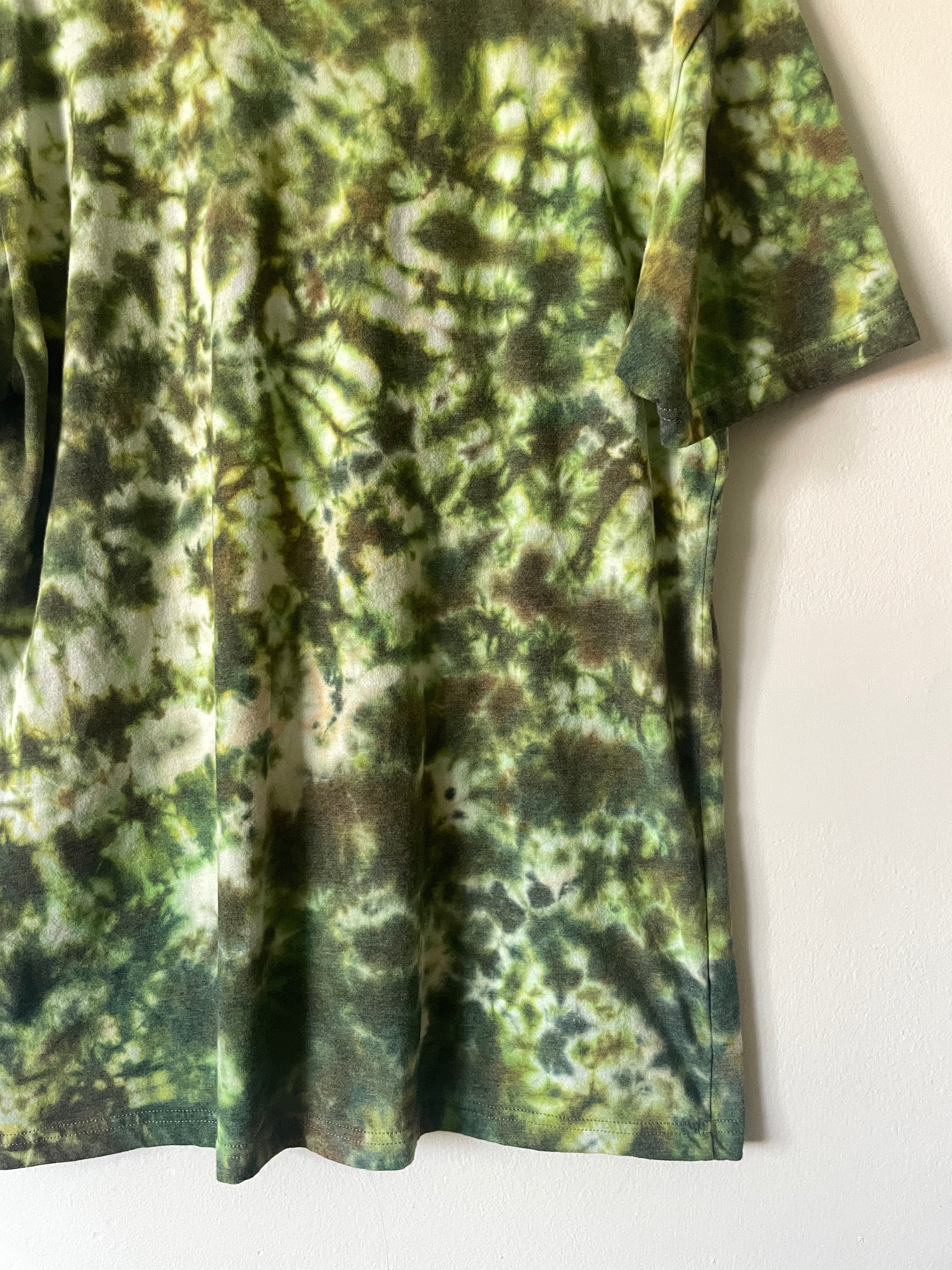 Large Men’s Fisher Beer Handmade Reverse Tie Dye Short Sleeve T-Shirt | One-Of-a-Kind Upcycled Green, Yellow, and White Tie Dye Top