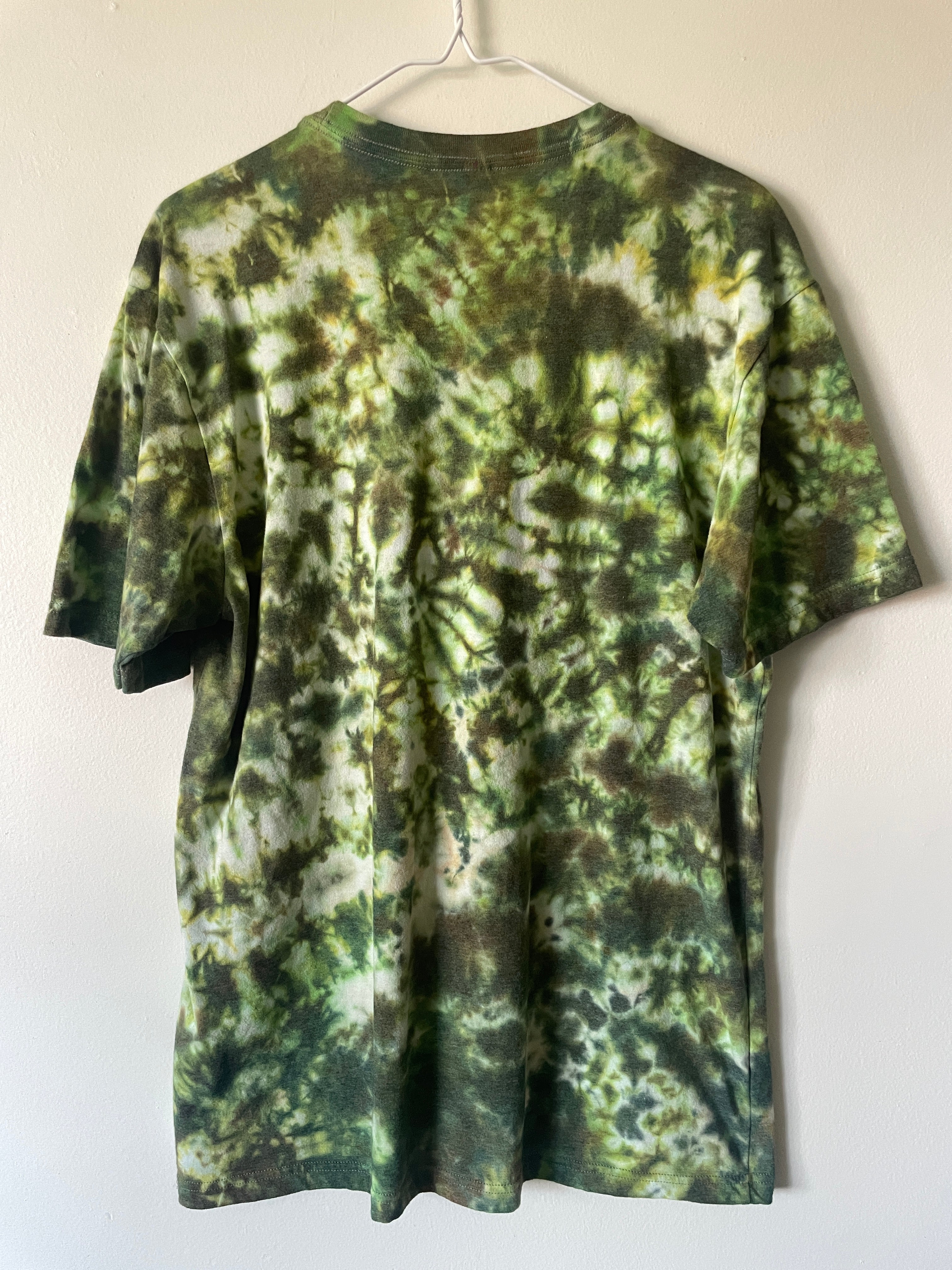 Large Men’s Fisher Beer Handmade Reverse Tie Dye Short Sleeve T-Shirt | One-Of-a-Kind Upcycled Green, Yellow, and White Tie Dye Top