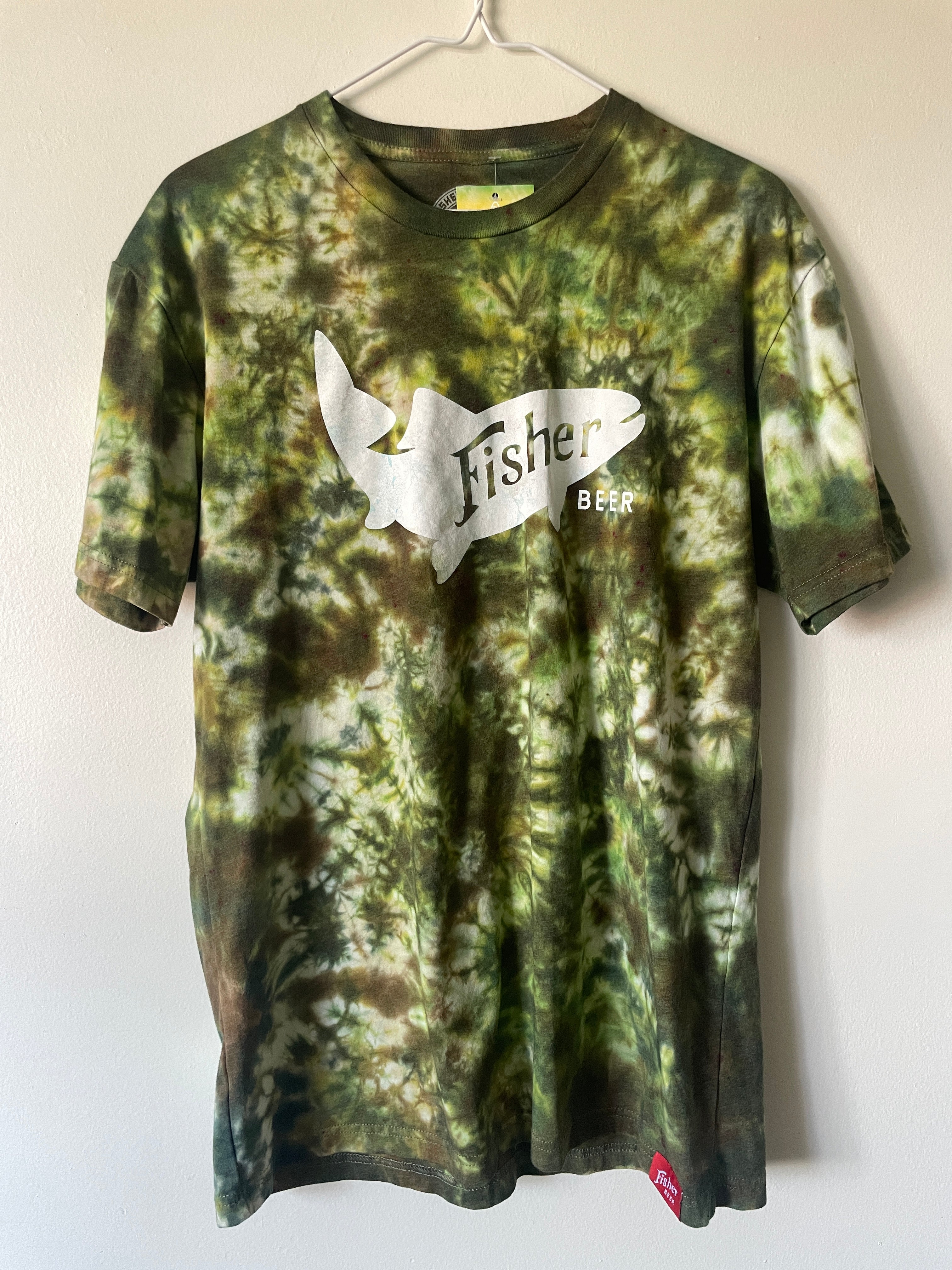 Large Men’s Fisher Beer Handmade Reverse Tie Dye Short Sleeve T-Shirt | One-Of-a-Kind Upcycled Green, Yellow, and White Tie Dye Top