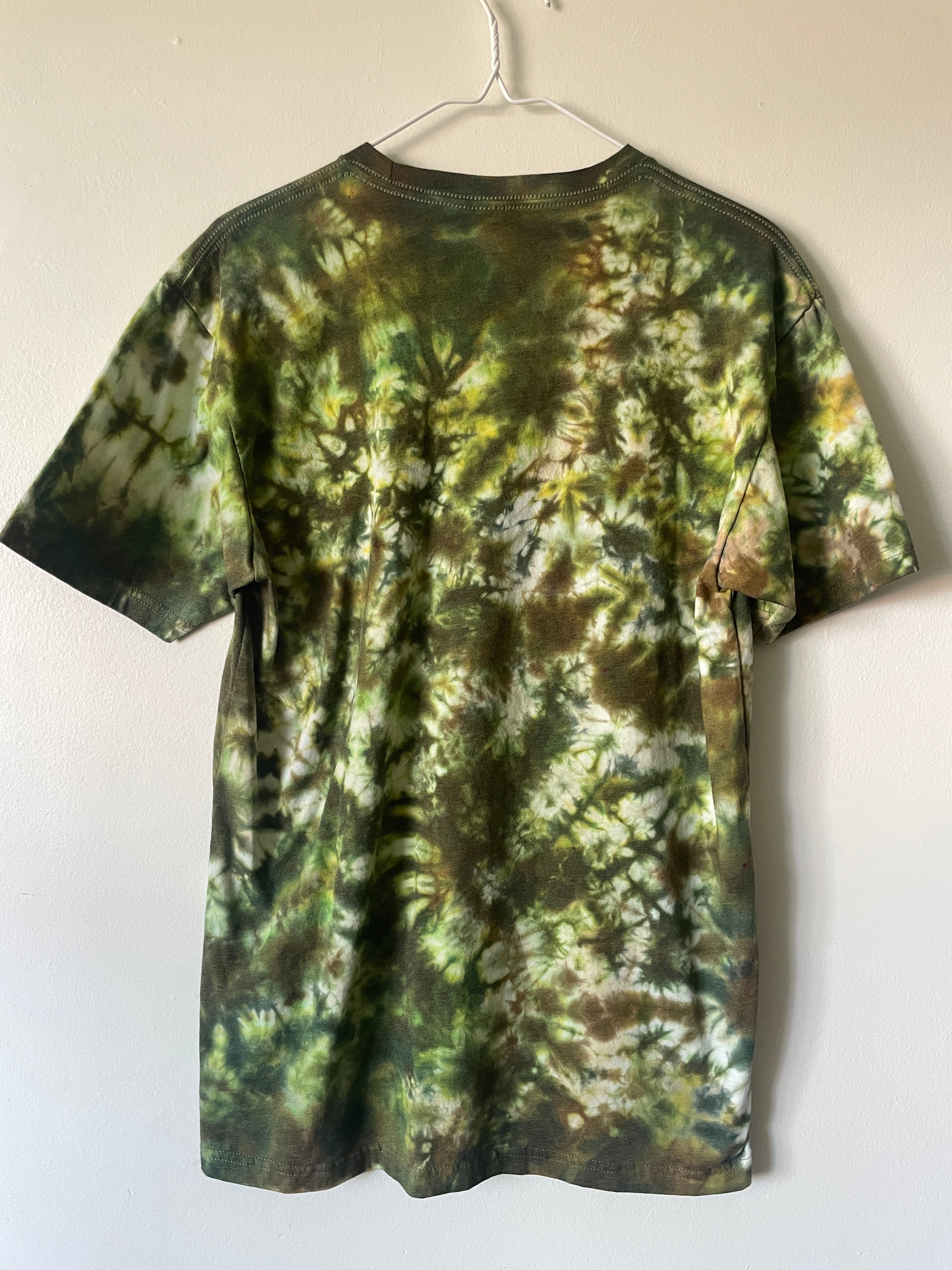 Large Men’s Fisher Beer Handmade Reverse Tie Dye Short Sleeve T-Shirt | One-Of-a-Kind Upcycled Green, Yellow, and White Tie Dye Top