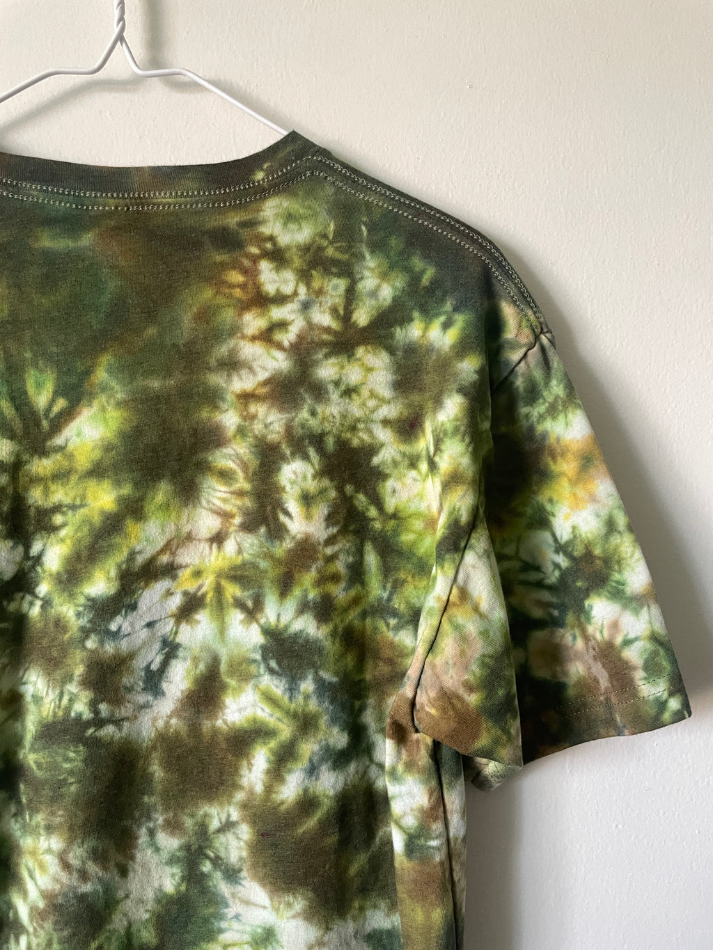 Large Men’s Fisher Beer Handmade Reverse Tie Dye Short Sleeve T-Shirt | One-Of-a-Kind Upcycled Green, Yellow, and White Tie Dye Top