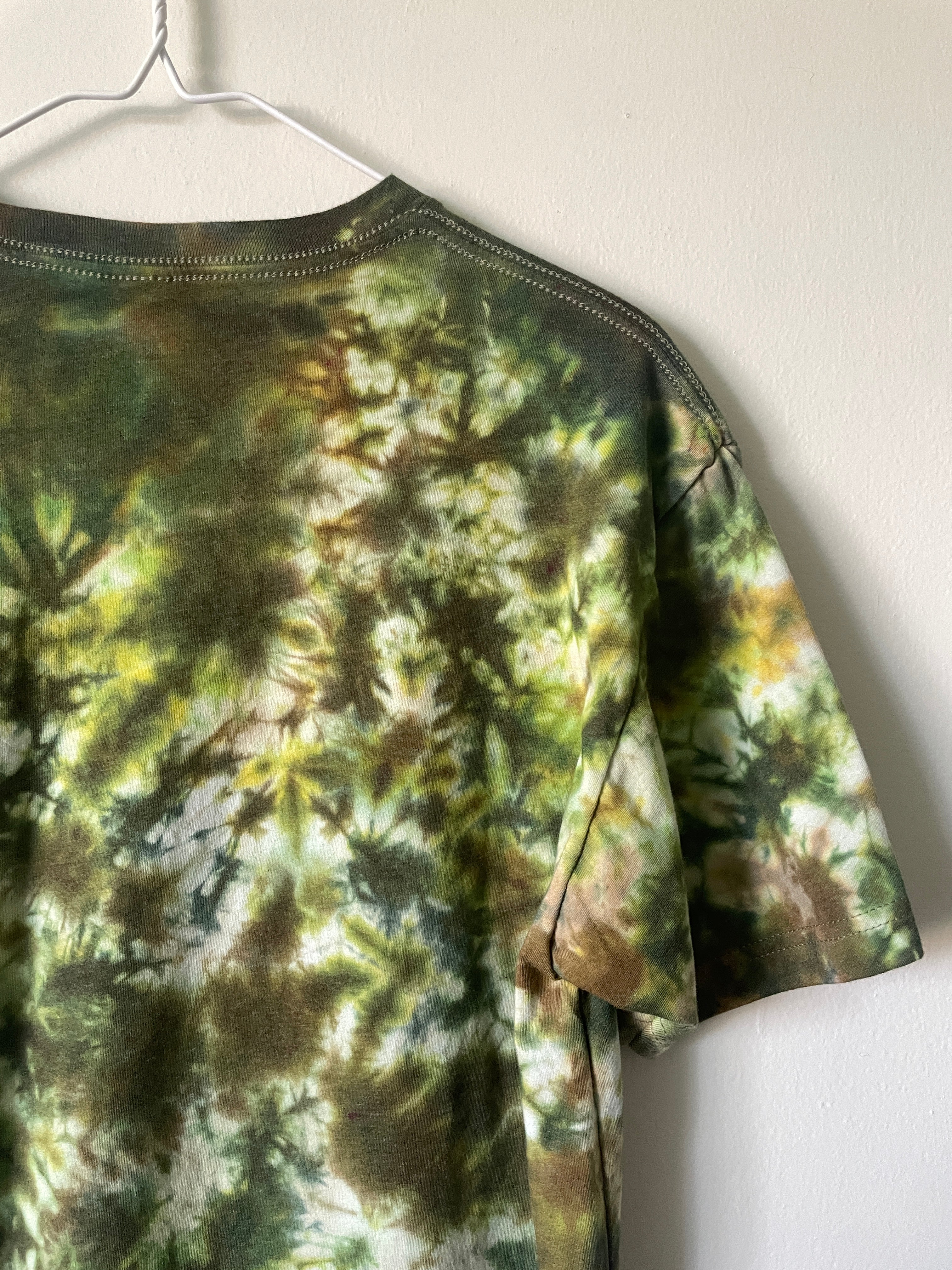 Large Men’s Fisher Beer Handmade Reverse Tie Dye Short Sleeve T-Shirt | One-Of-a-Kind Upcycled Green, Yellow, and White Tie Dye Top