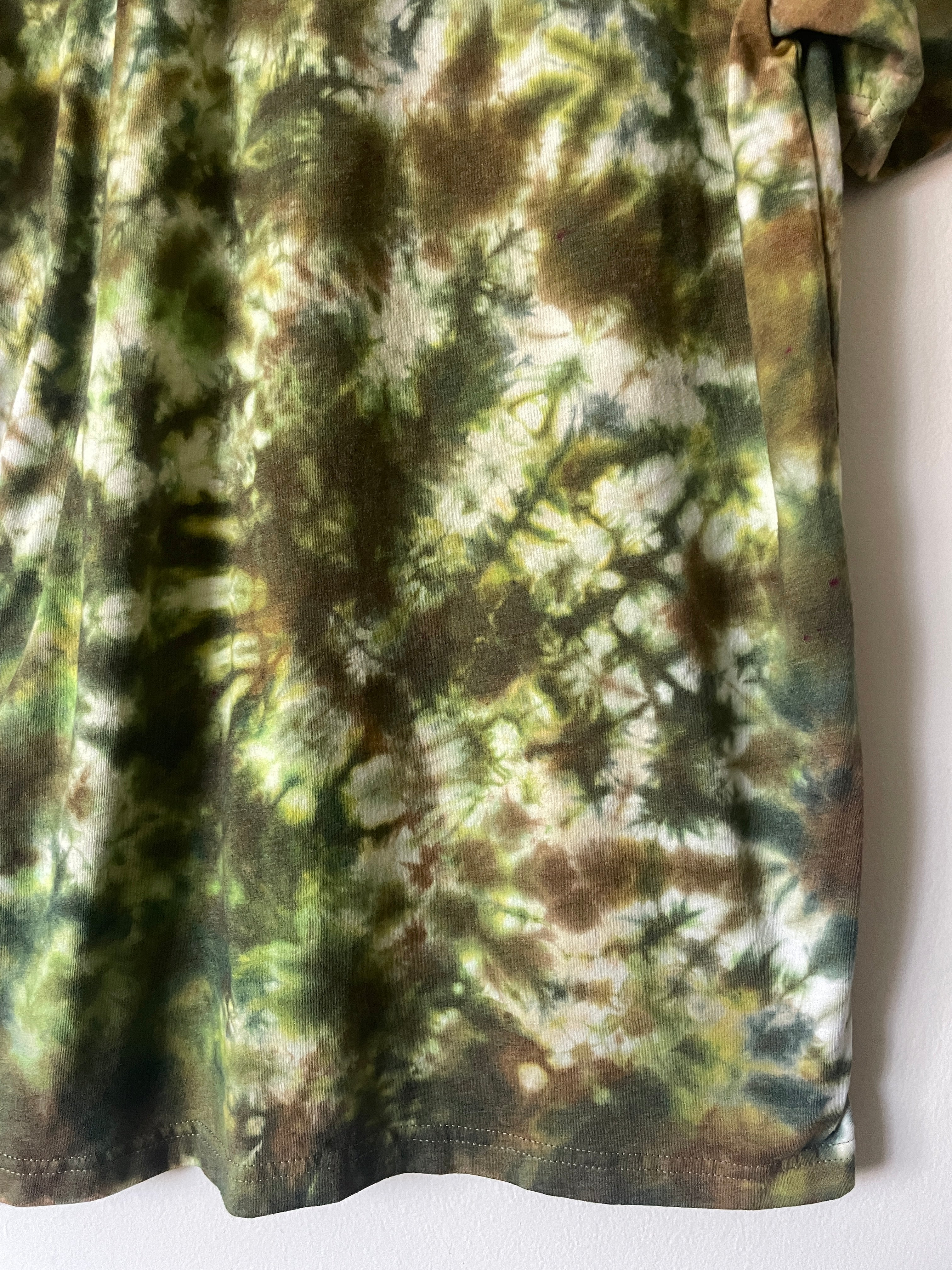 Large Men’s Fisher Beer Handmade Reverse Tie Dye Short Sleeve T-Shirt | One-Of-a-Kind Upcycled Green, Yellow, and White Tie Dye Top
