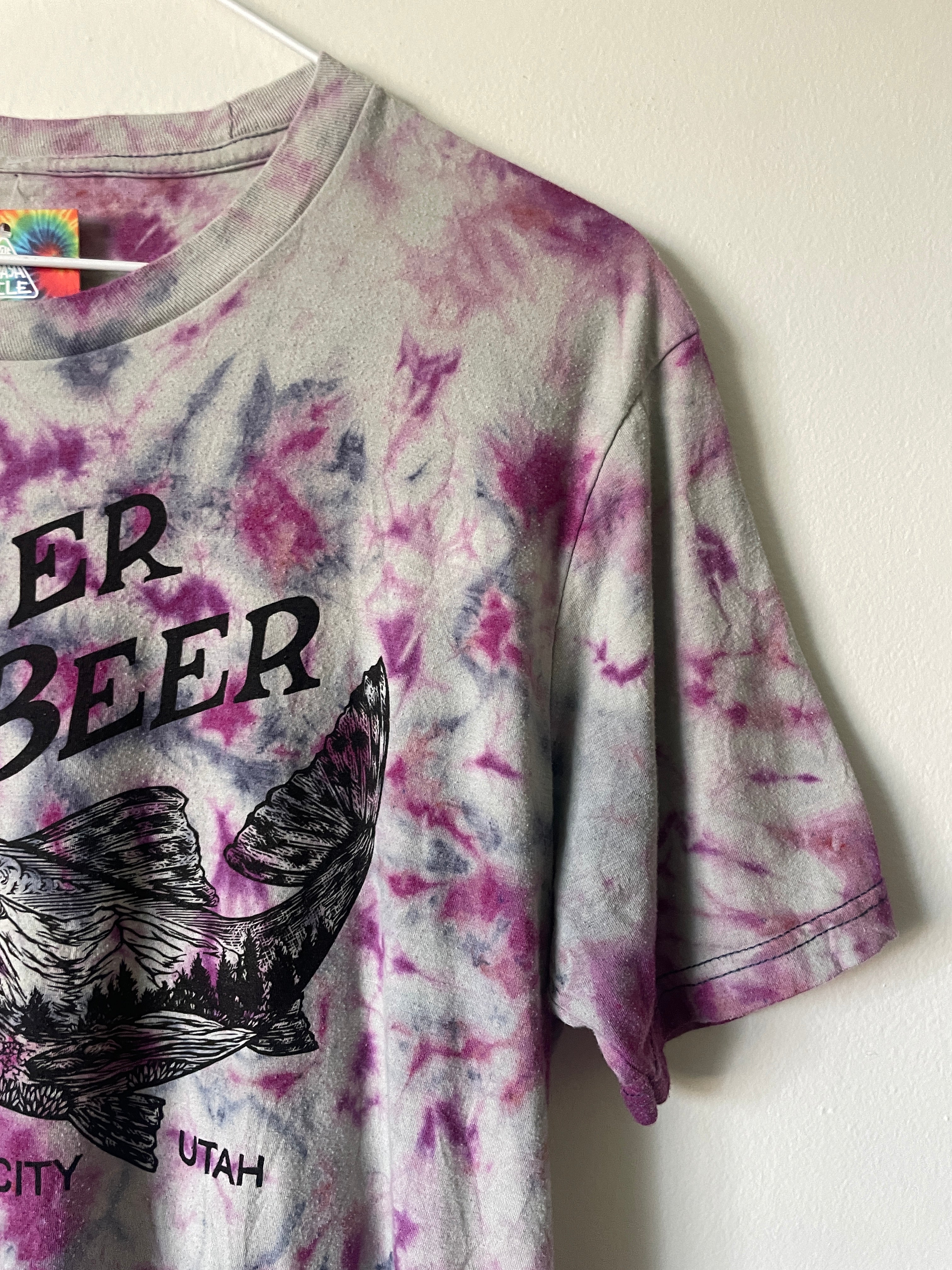 Large Men’s Fisher Beer Handmade Reverse Tie Dye Short Sleeve T-Shirt | One-Of-a-Kind Upcycled Purple and Gray Crumpled Tie Dye Top
