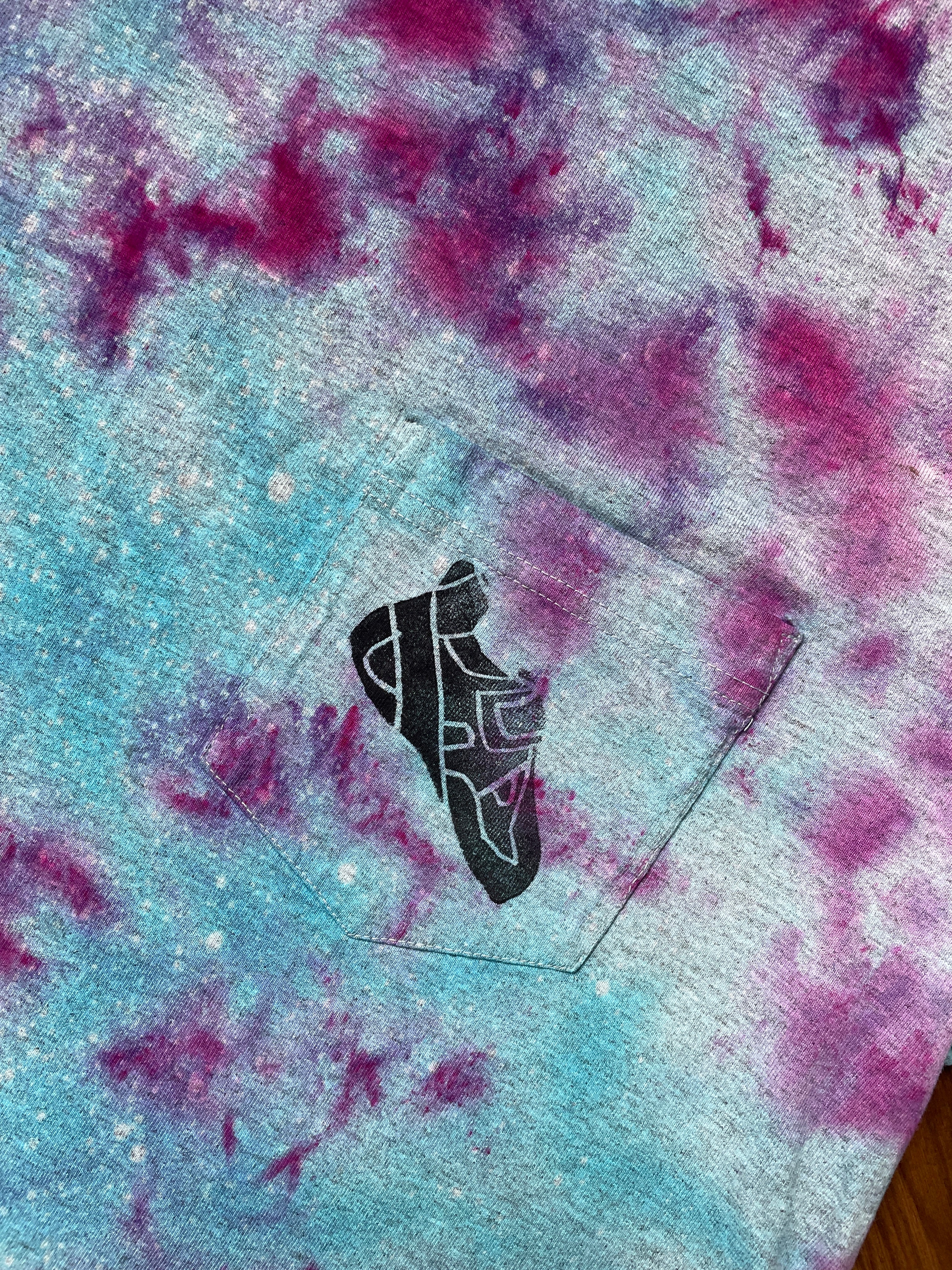 Men's Large Climbing Shoe Galaxy Tie Dye Short Sleeve T-Shirt