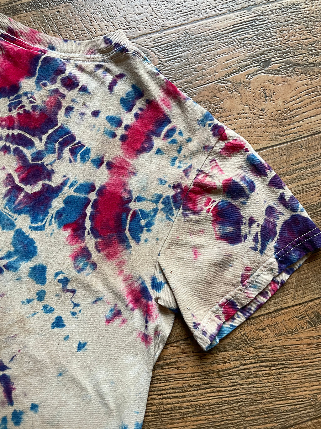 Golden Retriever Pilot Red White and Blue Geode Short Sleeve Tie Dye T-Shirt | Men's XS/Youth Large