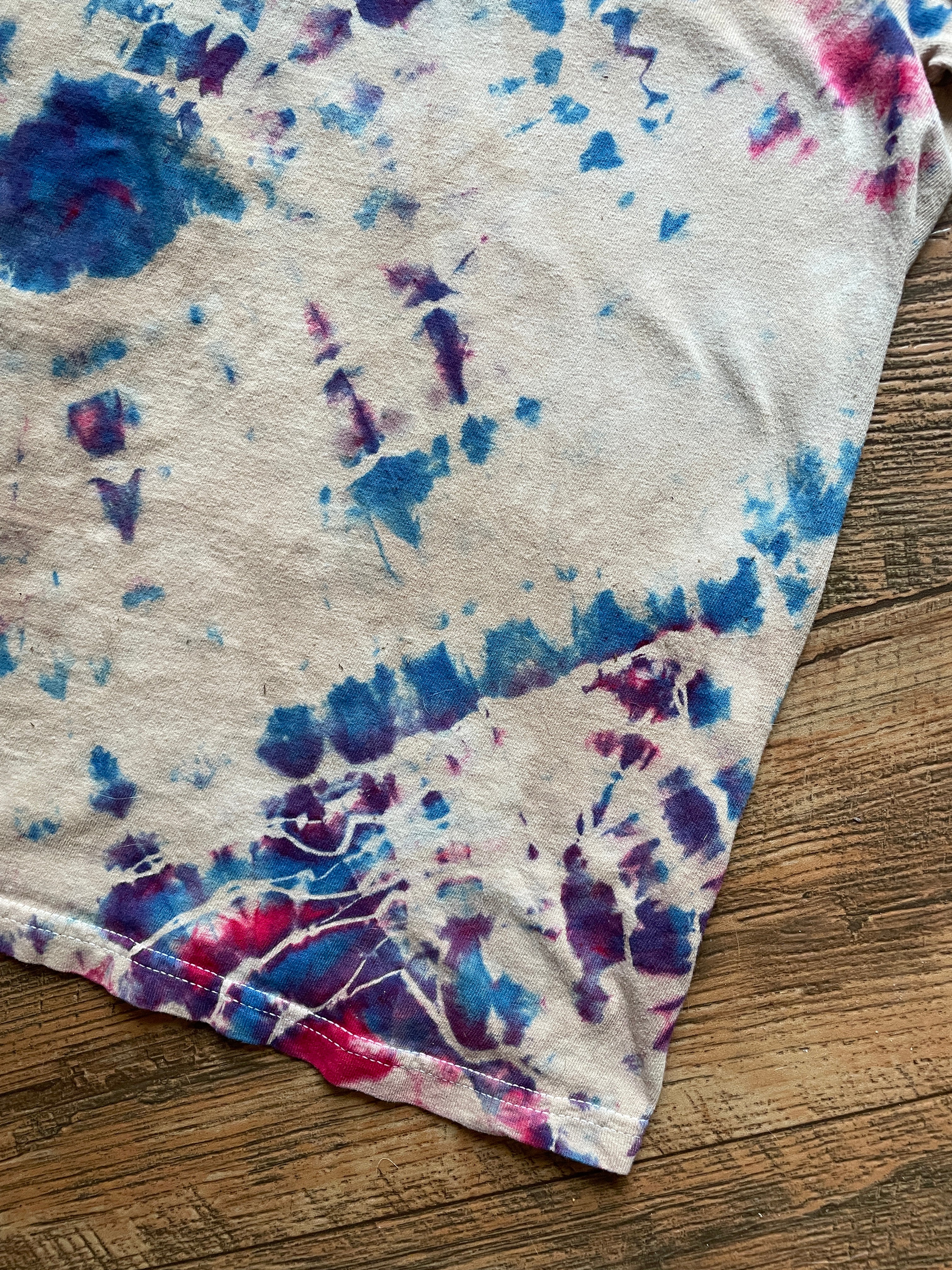 Golden Retriever Pilot Red White and Blue Geode Short Sleeve Tie Dye T-Shirt | Men's XS/Youth Large