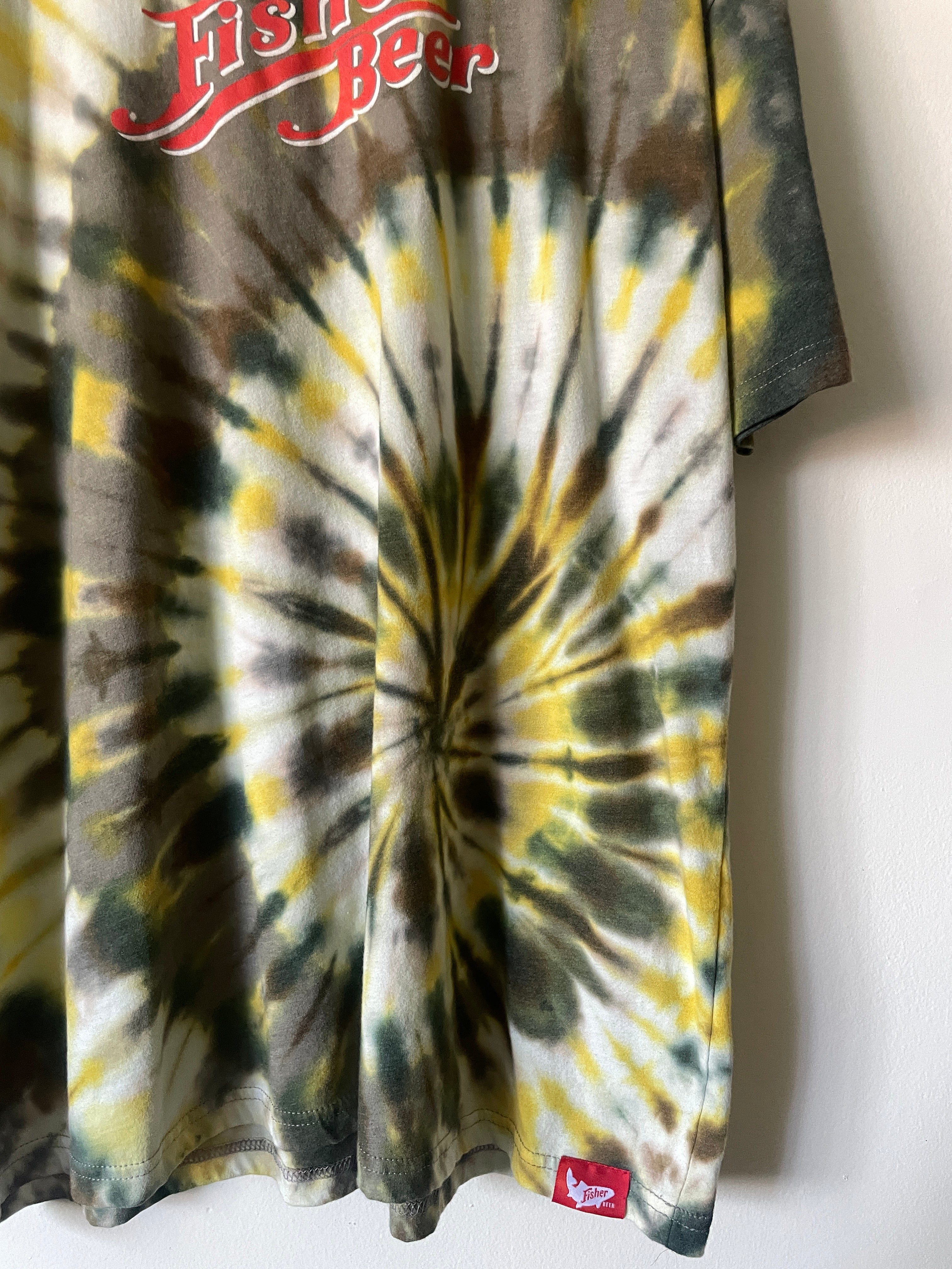 XXL Men’s Fisher Beer Handmade Reverse Tie Dye Short Sleeve T-Shirt | One-Of-a-Kind Upcycled Tan and Green Spiral Tie Dye Top