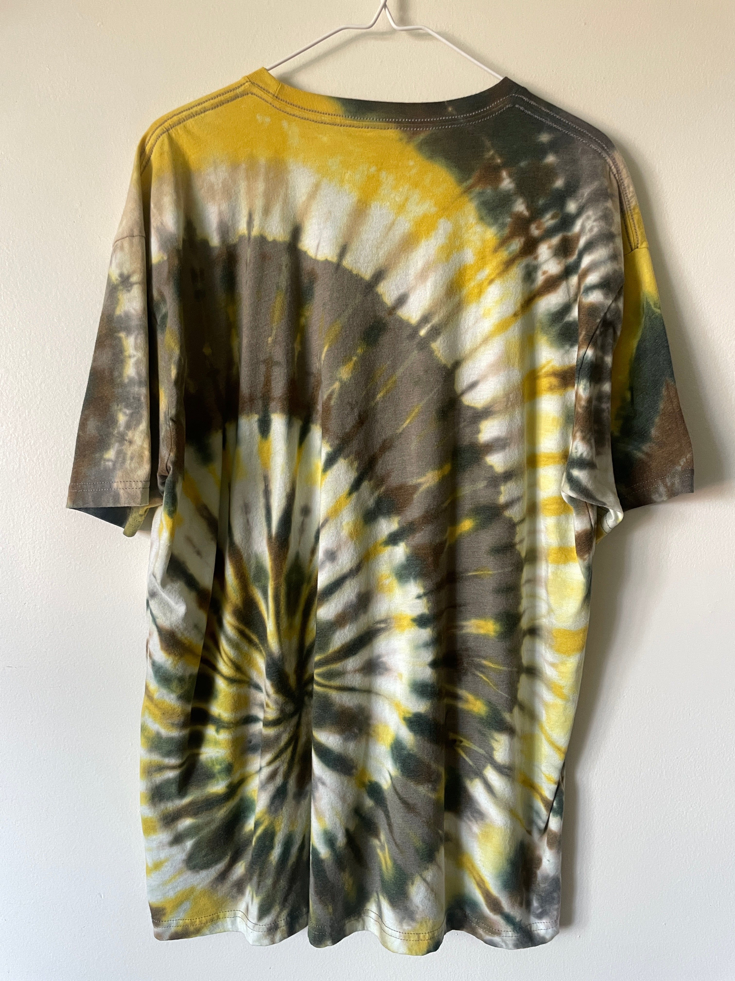 XXL Men’s Fisher Beer Handmade Reverse Tie Dye Short Sleeve T-Shirt | One-Of-a-Kind Upcycled Tan and Green Spiral Tie Dye Top