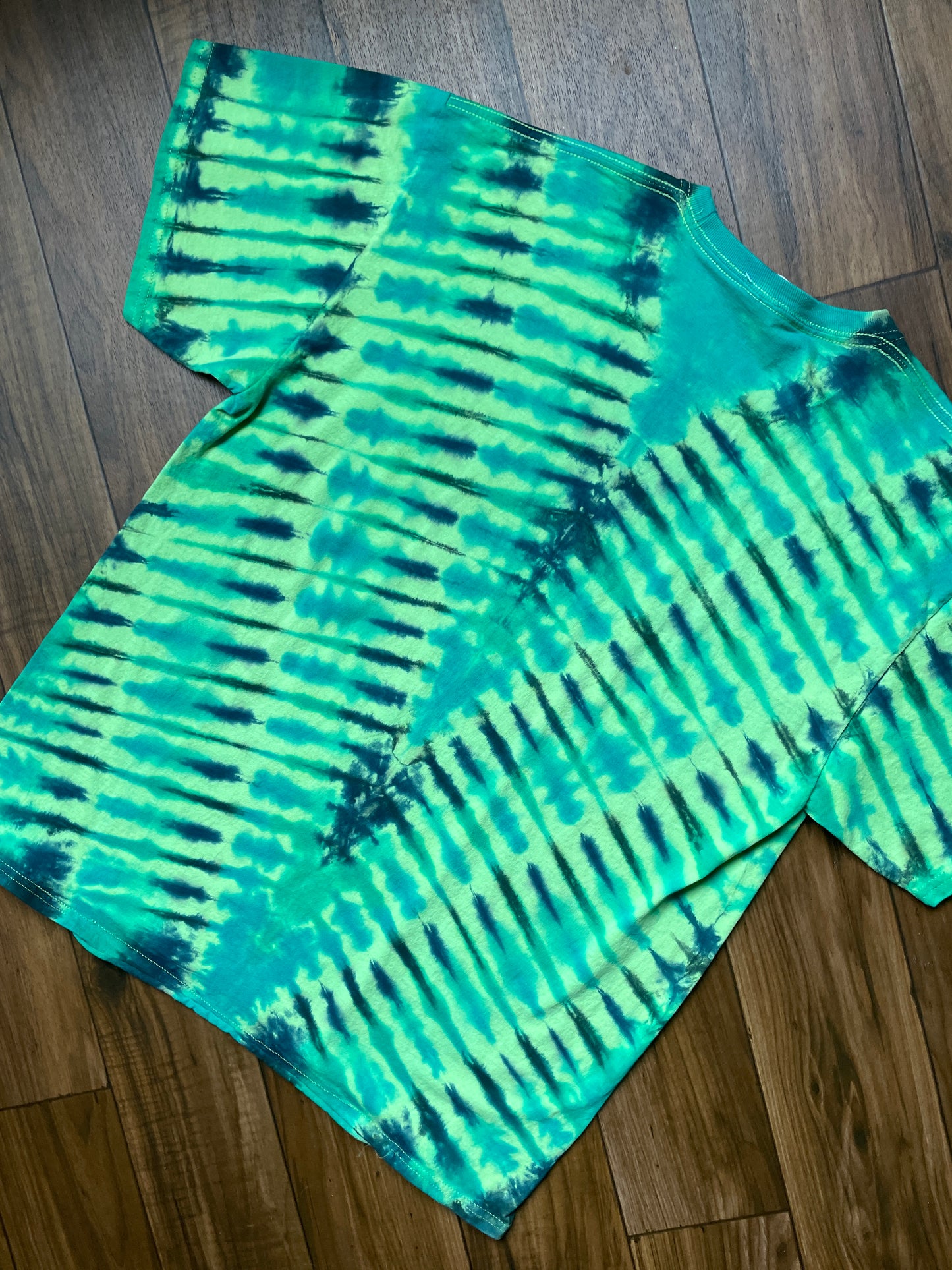 Men's XL Ski Boot Tie Dye Short Sleeve T-Shirt