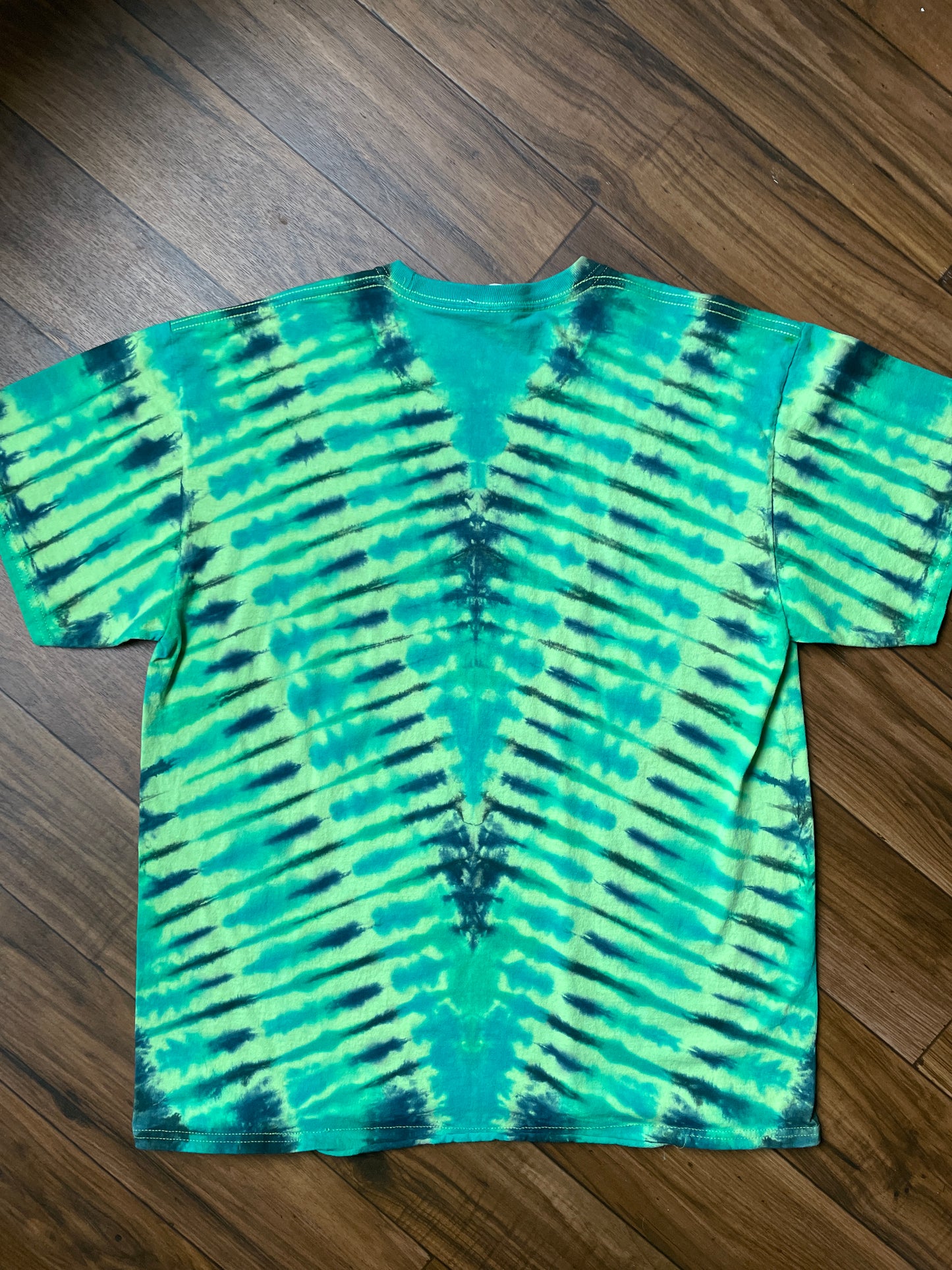 Men's XL Ski Boot Tie Dye Short Sleeve T-Shirt