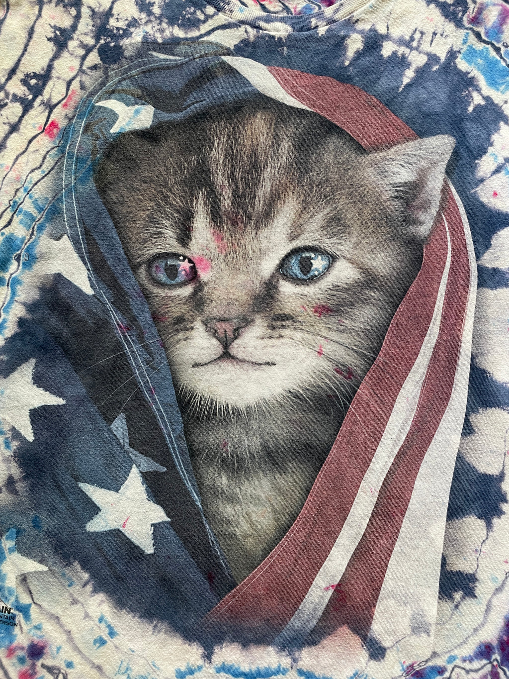 American Flag Red, White, and Blue Cat Geode Tie Dye T-Shirt | Men's Medium, Short Sleeve