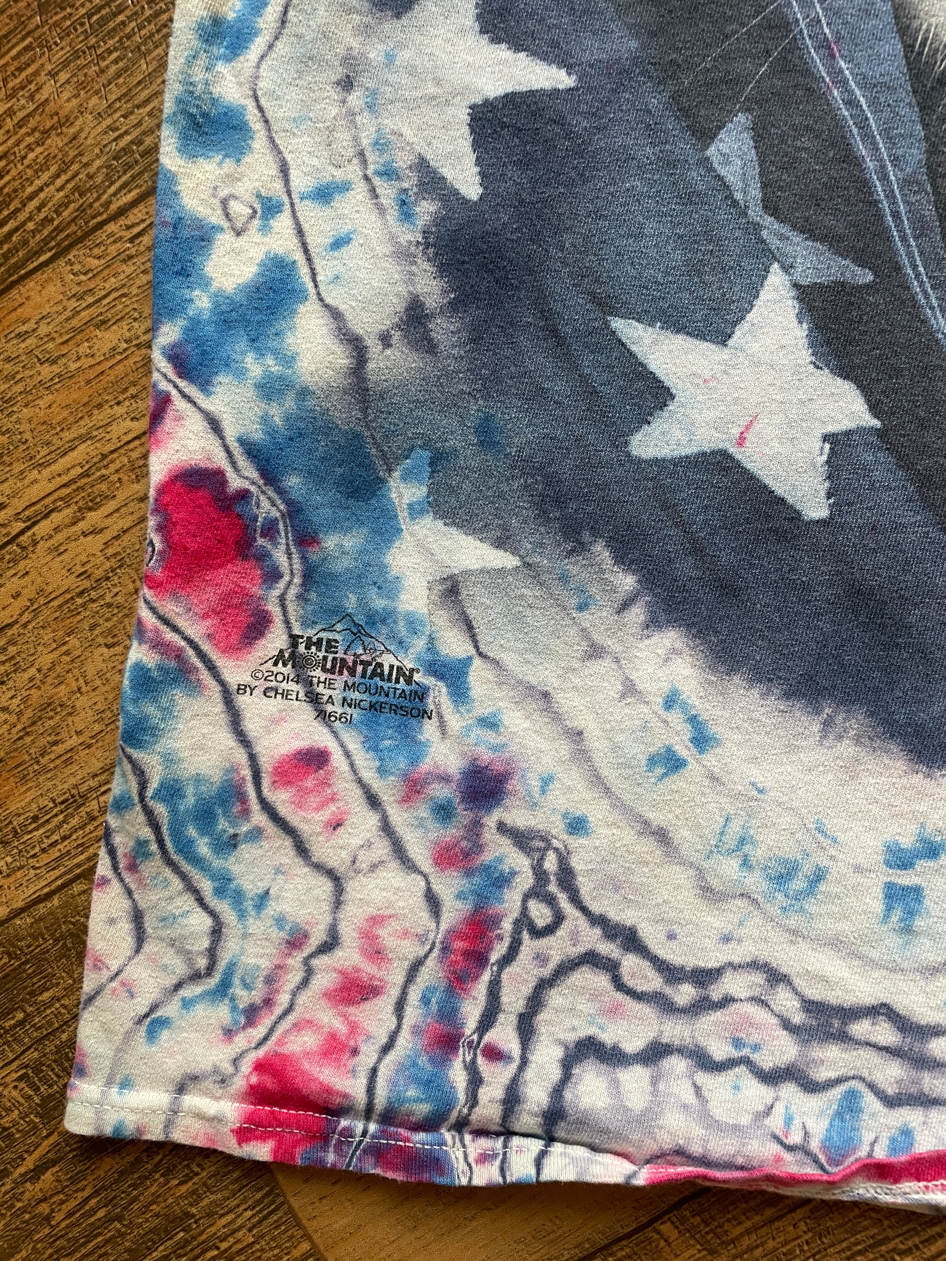 American Flag Red, White, and Blue Cat Geode Tie Dye T-Shirt | Men's Medium, Short Sleeve