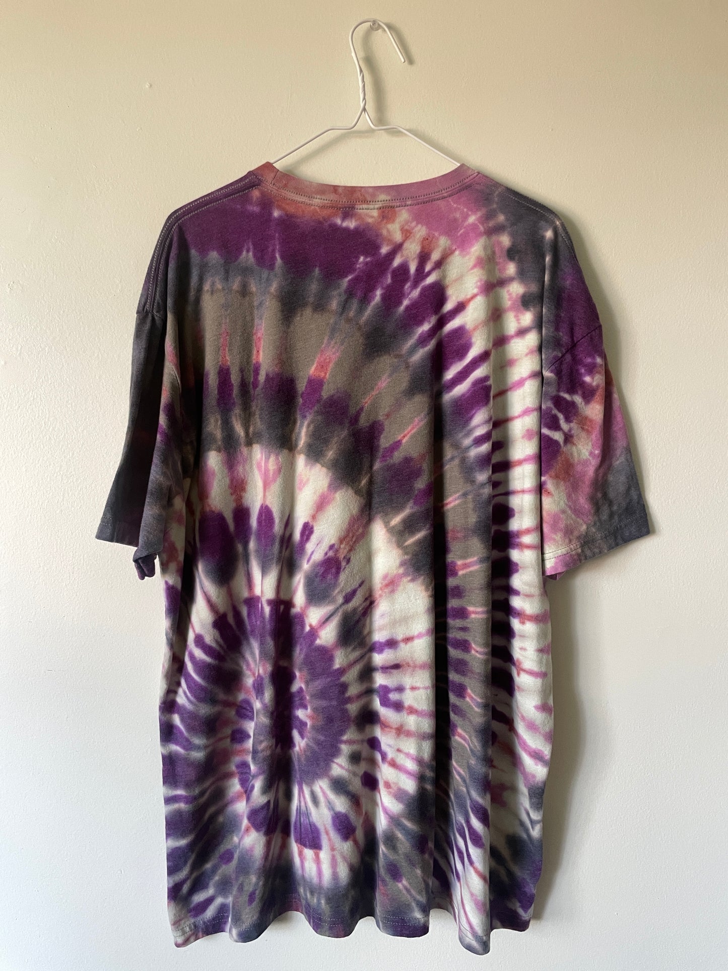 3XL Men’s Fisher Beer Handmade Reverse Tie Dye Short Sleeve T-Shirt | One-Of-a-Kind Upcycled Tan and Pink Spiral Tie Dye Top