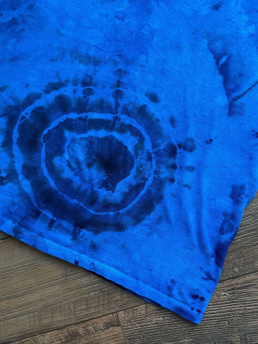 Waterfalls & Wild Horses Blue and Black Tie Dye T-Shirt | Men's Medium, Short Sleeve