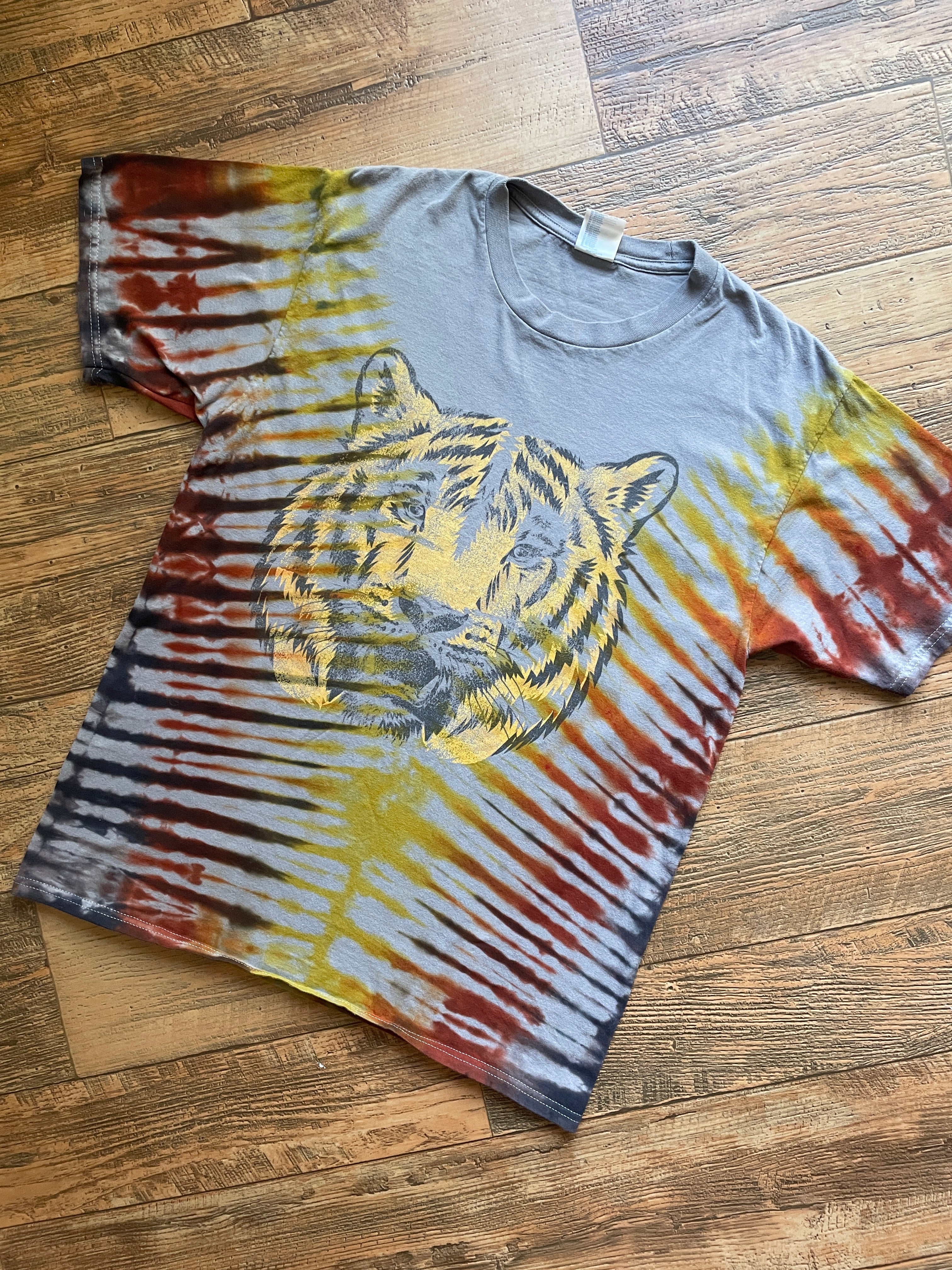 Tiger Orange and Black Tie Dye T-Shirt | Men's Medium, Short Sleeve