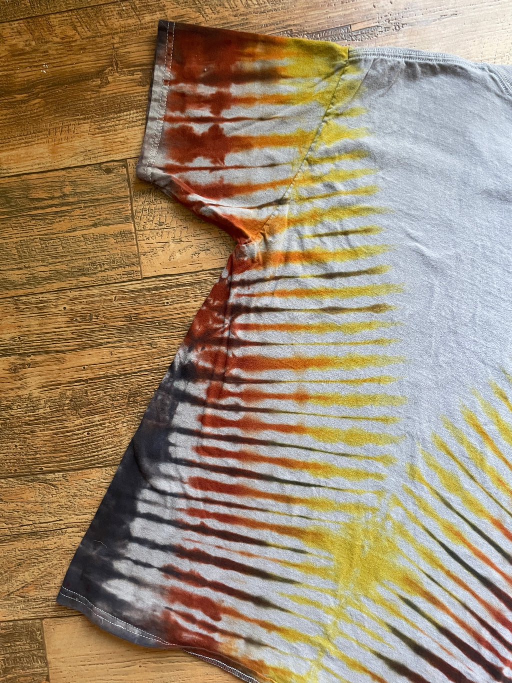 Tiger Orange and Black Tie Dye T-Shirt | Men's Medium, Short Sleeve