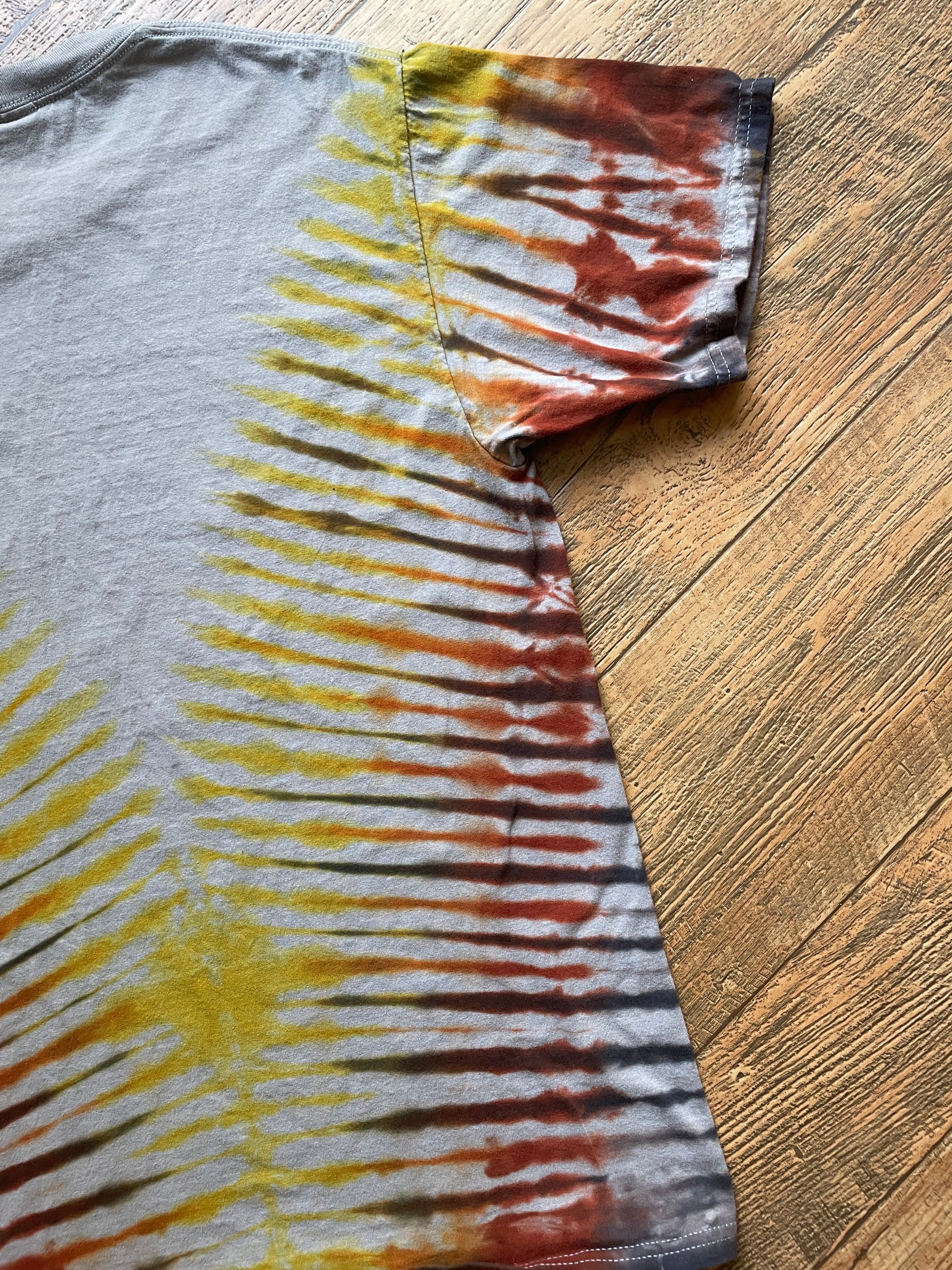 Tiger Orange and Black Tie Dye T-Shirt | Men's Medium, Short Sleeve