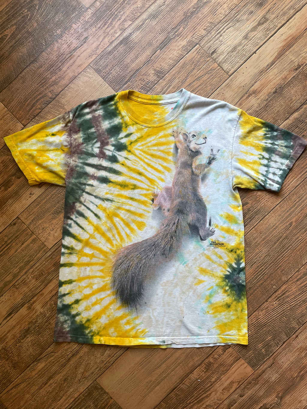 Wavy Squirrel Green and Yellow Tie Dye T-Shirt | Men's Medium, Short Sleeve