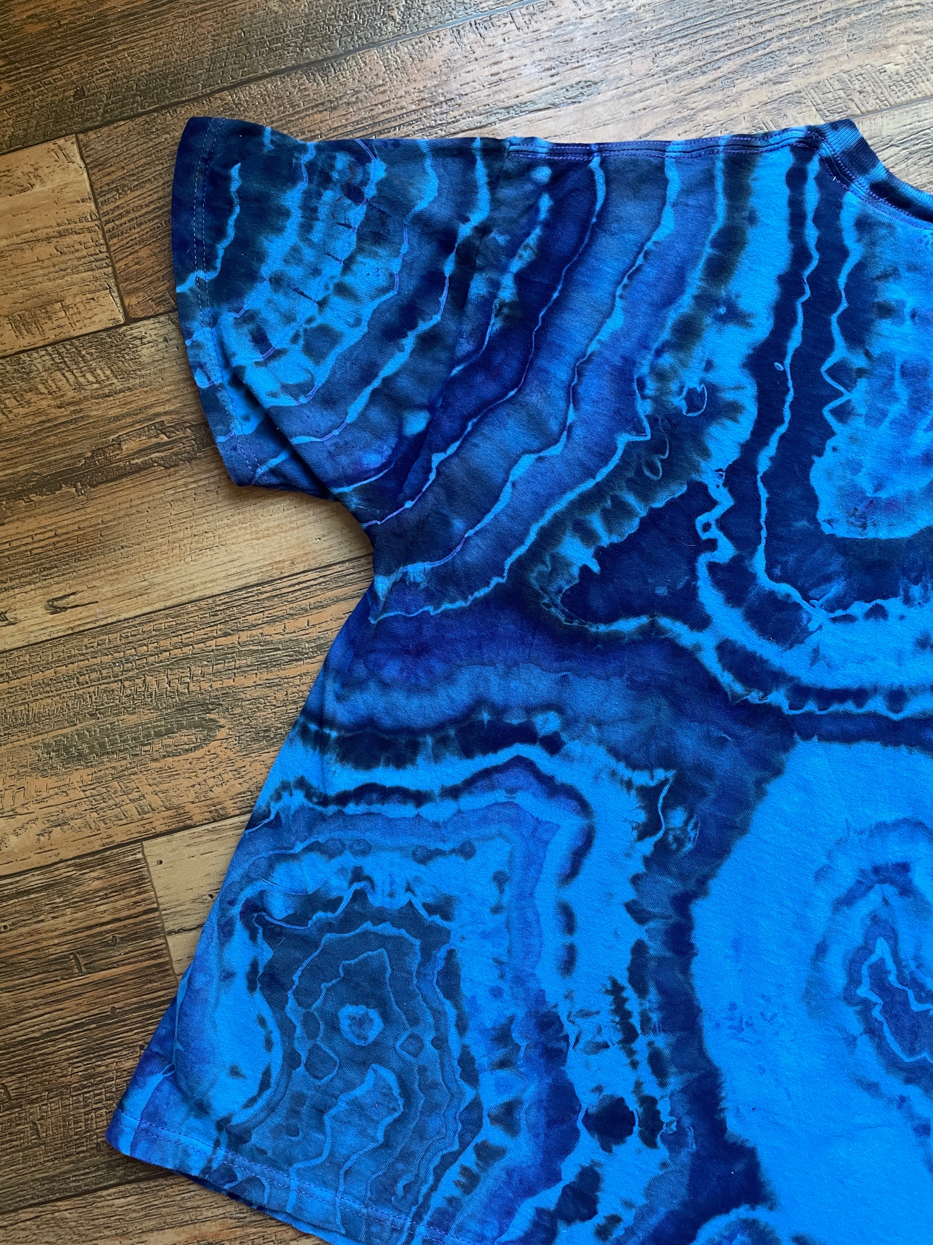 Bunny Rabbits Blue and Black Geode Tie Dye T-Shirt | Men's Medium, Short Sleeve