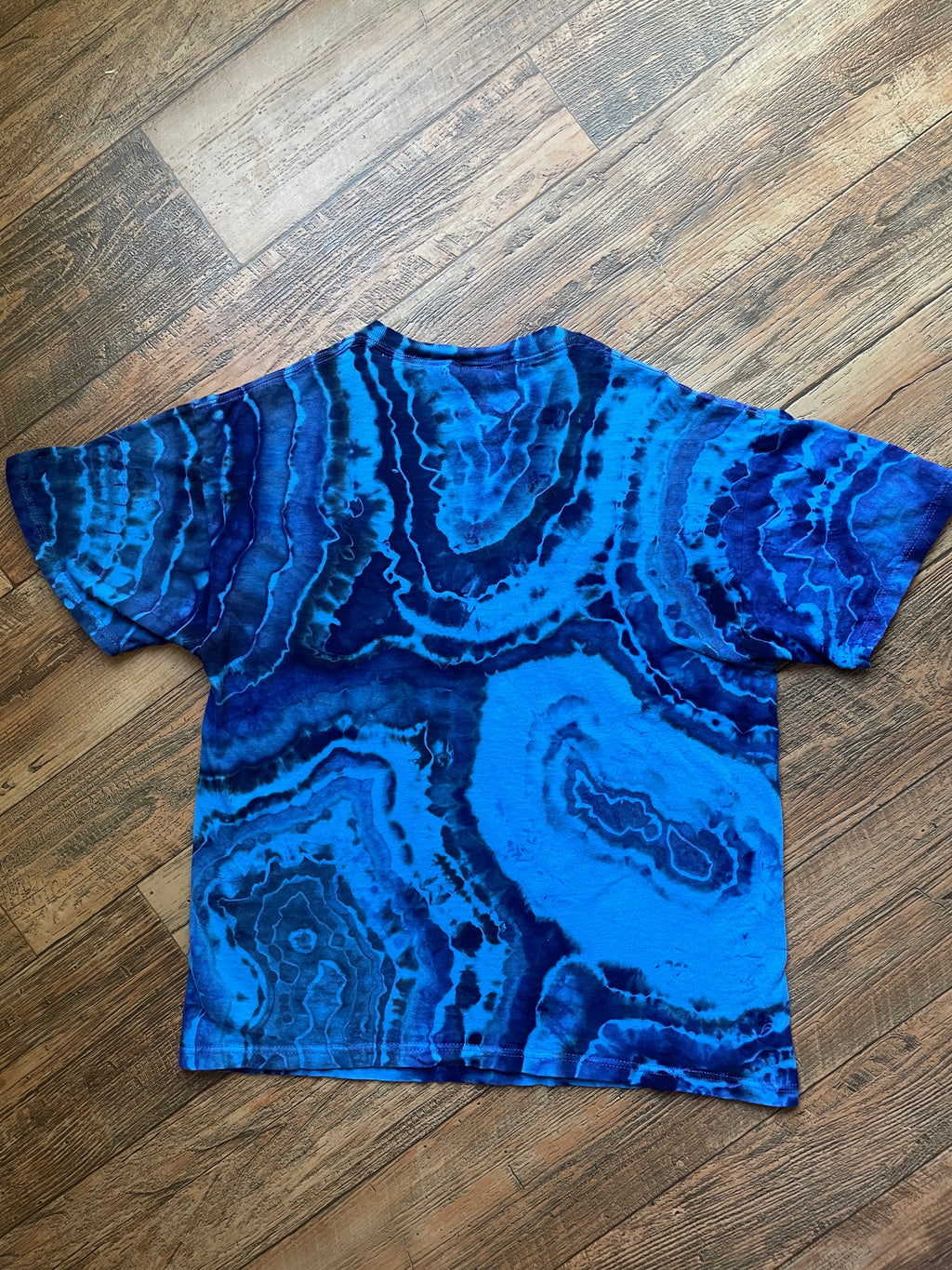 Bunny Rabbits Blue and Black Geode Tie Dye T-Shirt | Men's Medium, Short Sleeve
