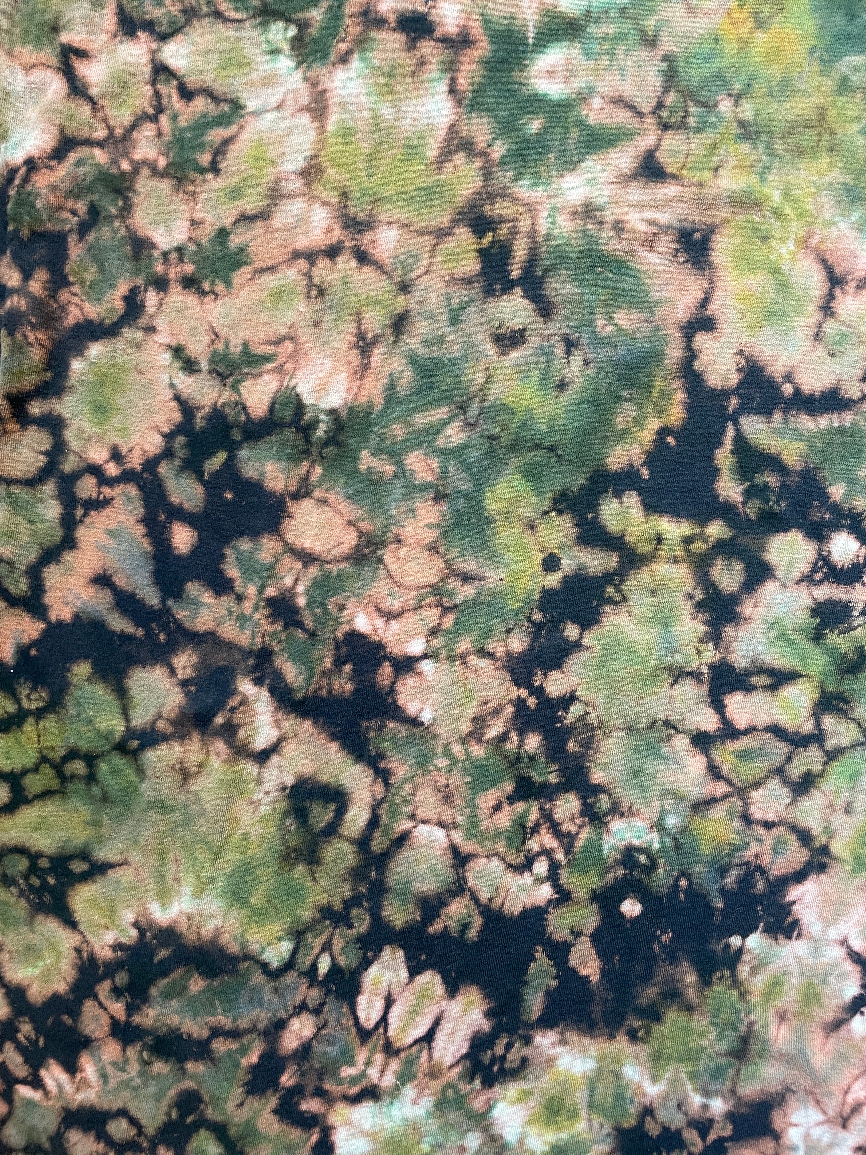 Alaska Grizzly Bear Black and Green Tie Dye T-Shirt | Men's Medium, Short Sleeve