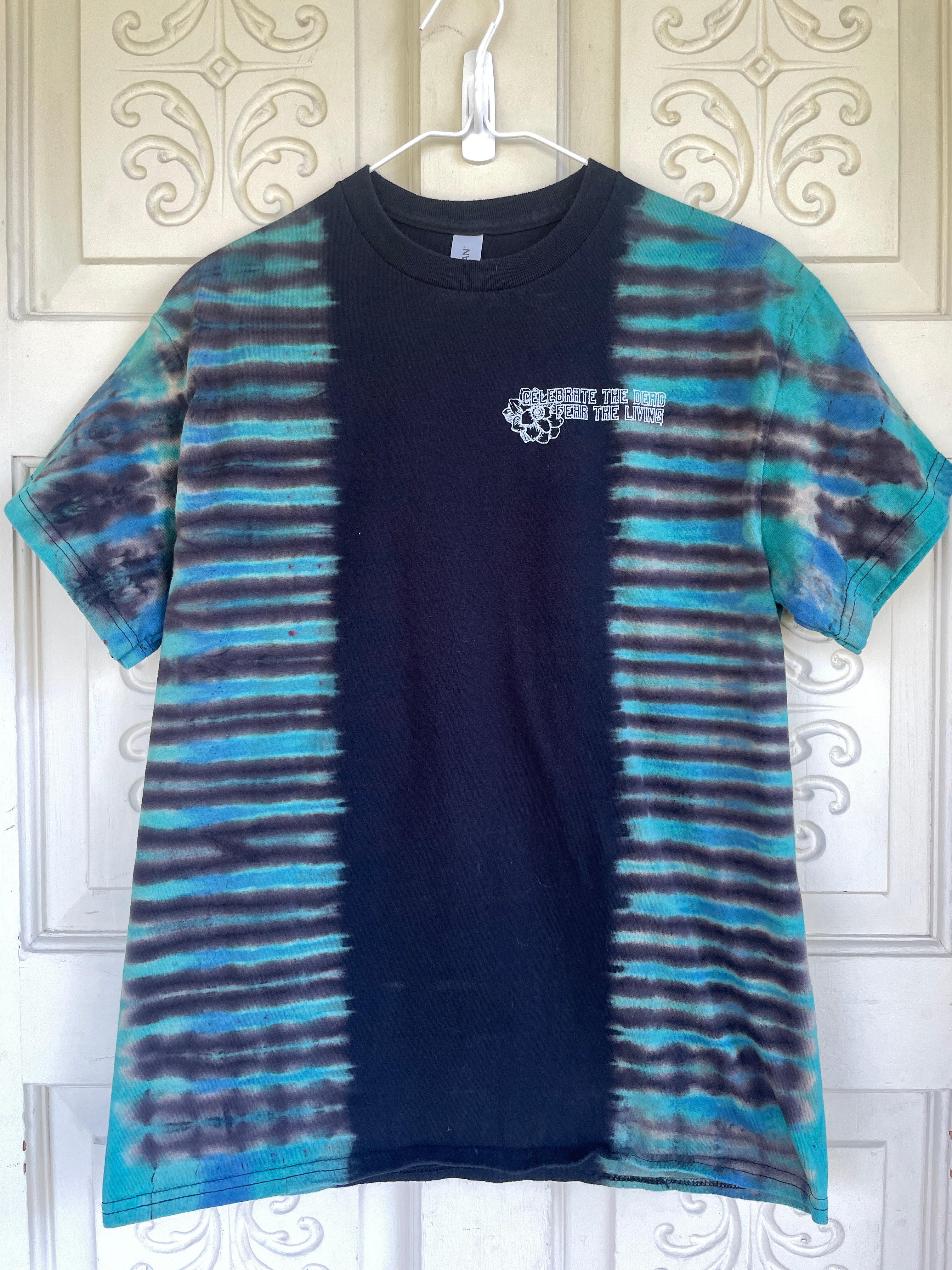 Medium Men's Venus Fly Trap Death Bouquet Handmade Tie Dye T-Shirt | One-Of-a-Kind Upcycled Black and Blue Short Sleeve Shirt