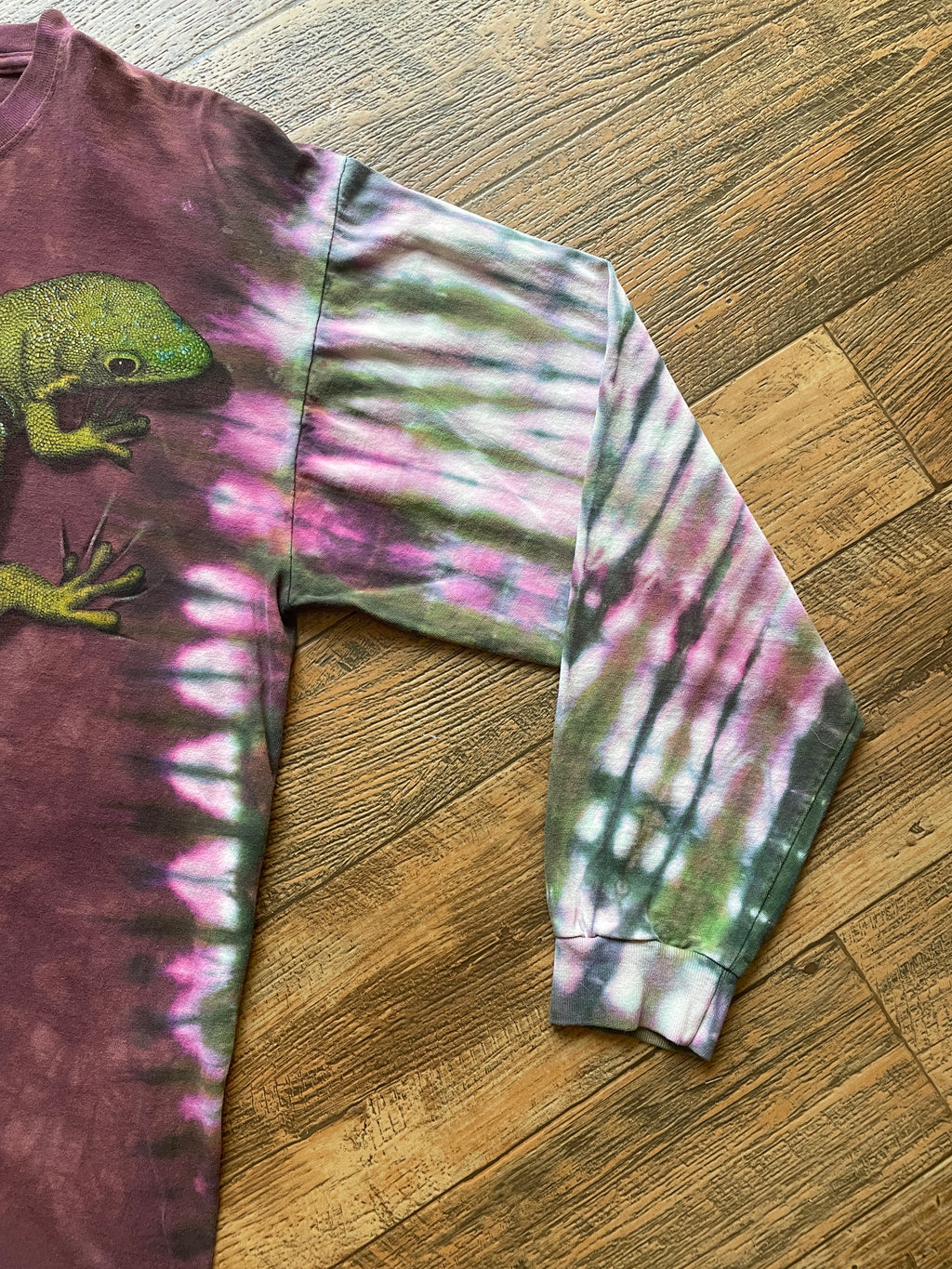 Pink and Green Lizard Tie Dye T-Shirt | Men's Large, Long Sleeve