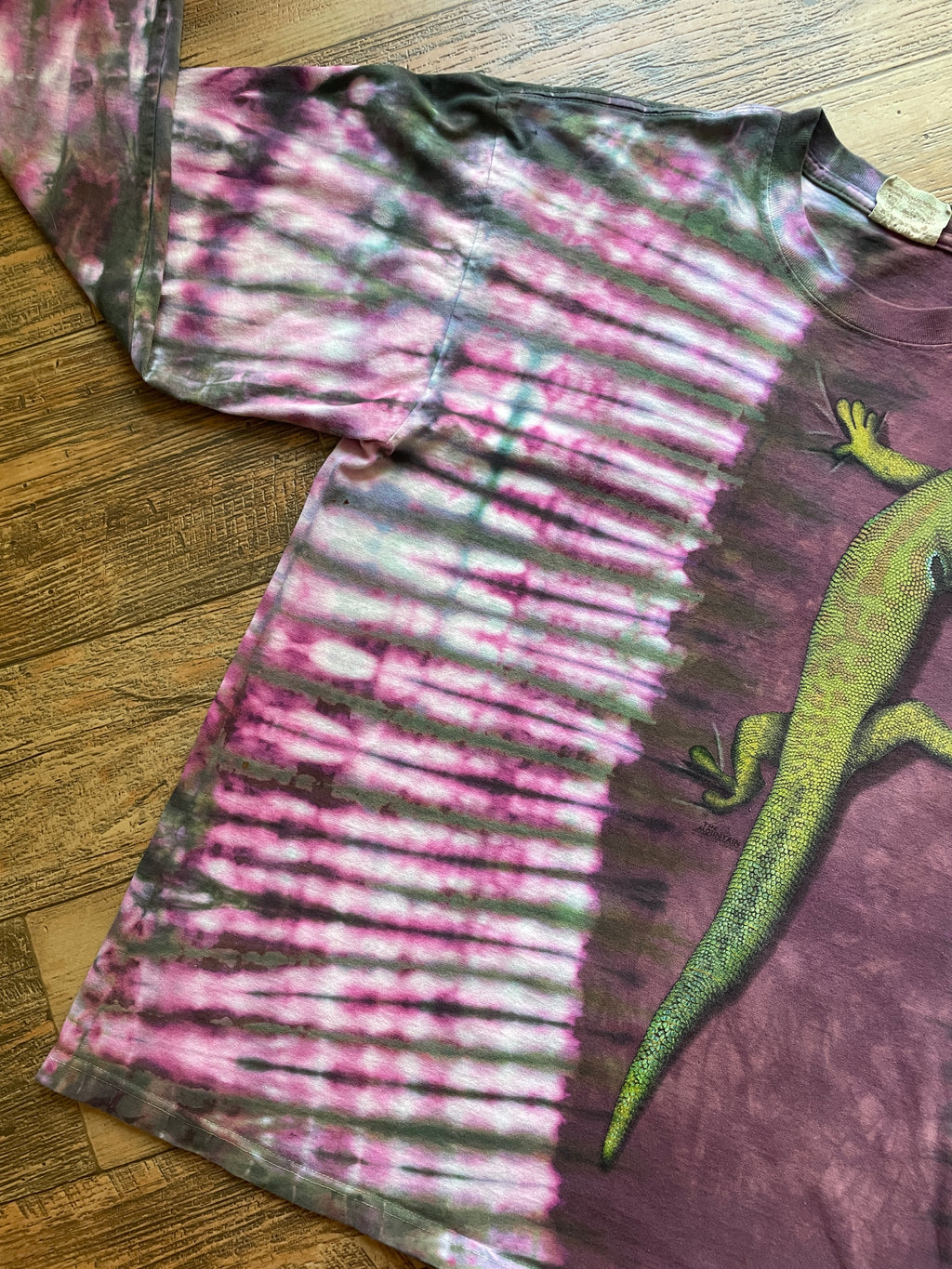 Pink and Green Lizard Tie Dye T-Shirt | Men's Large, Long Sleeve