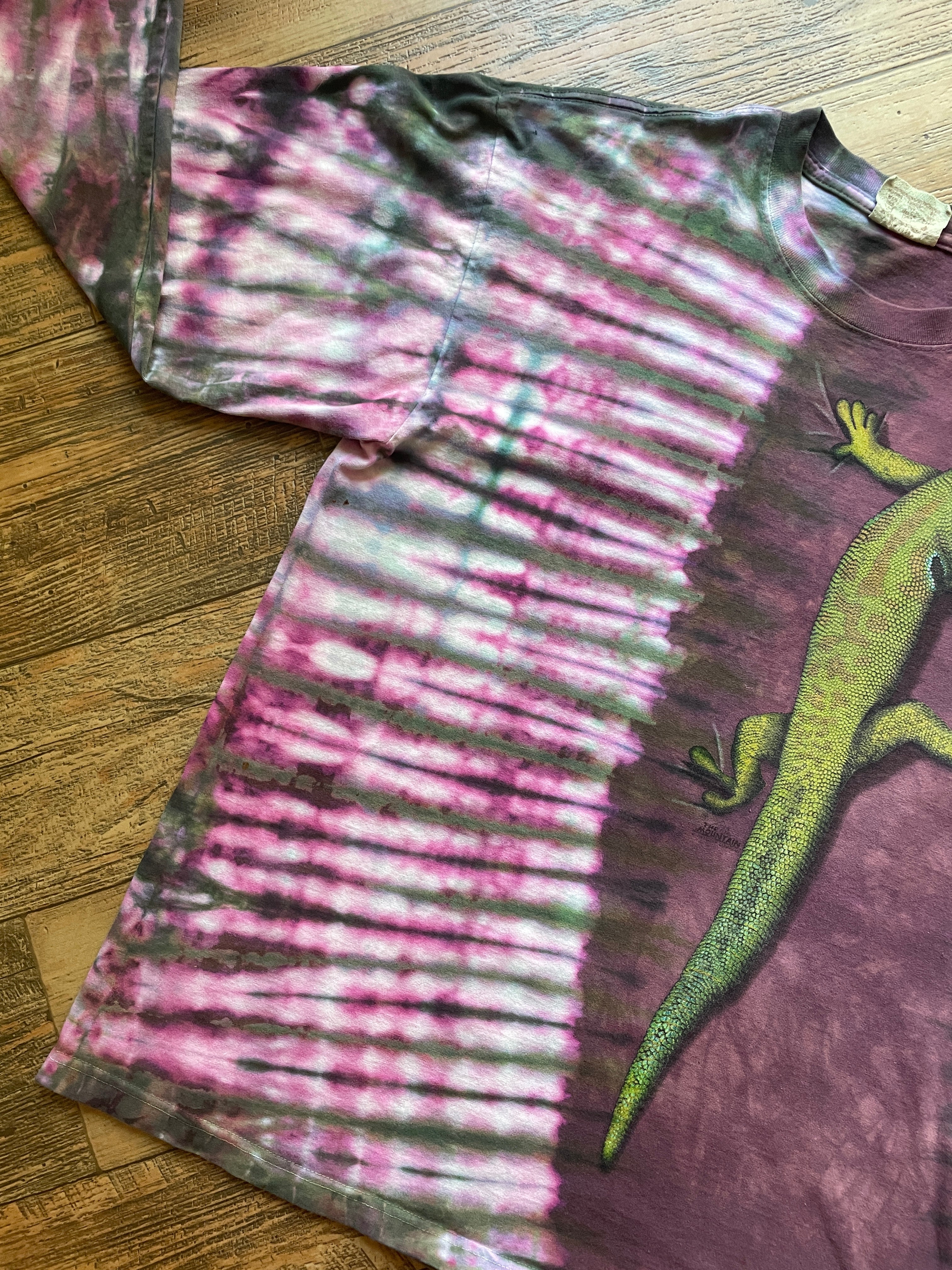 Pink and Green Lizard Tie Dye T-Shirt | Men's Large, Long Sleeve