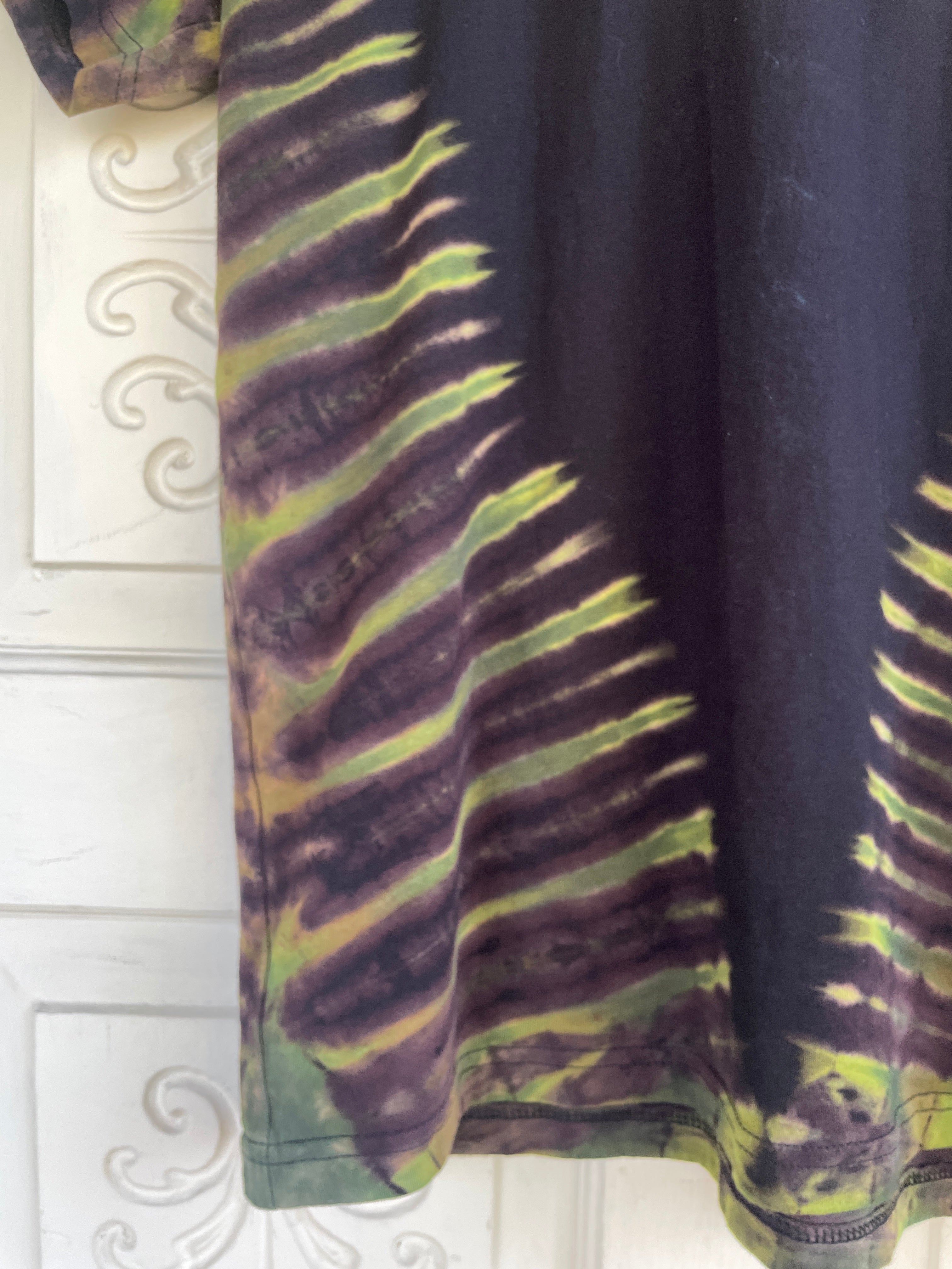 Medium Men's Venus Fly Trap Death Bouquet Handmade Tie Dye T-Shirt | One-Of-a-Kind Upcycled Black and Green Short Sleeve Shirt