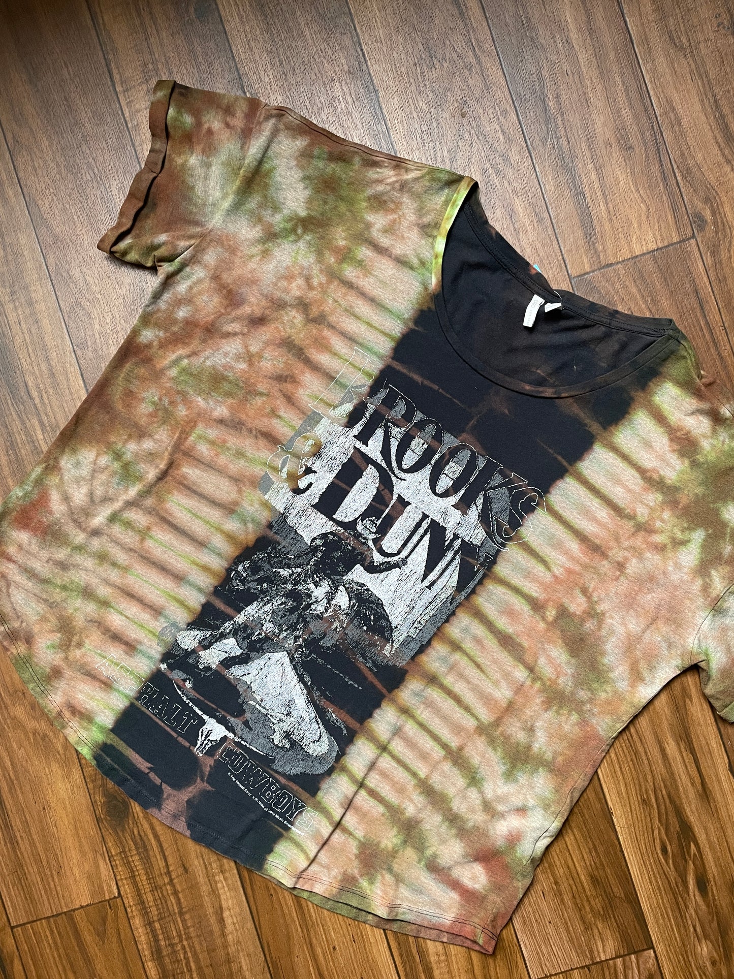 Women's 2XL Brooks & Dunn Bullrider Tie Dye Short Sleeve T-Shirt