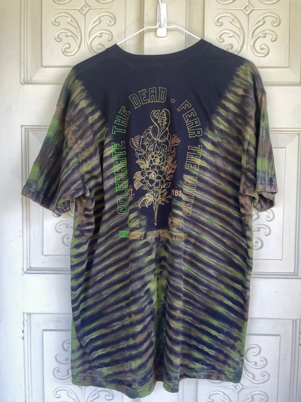 XL Men's Venus Fly Trap Death Bouquet Handmade Tie Dye T-Shirt | One-Of-a-Kind Upcycled Black and Green Short Sleeve Shirt
