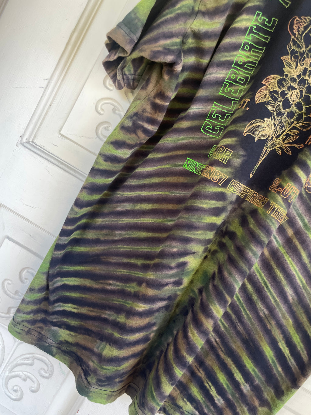 XL Men's Venus Fly Trap Death Bouquet Handmade Tie Dye T-Shirt | One-Of-a-Kind Upcycled Black and Green Short Sleeve Shirt