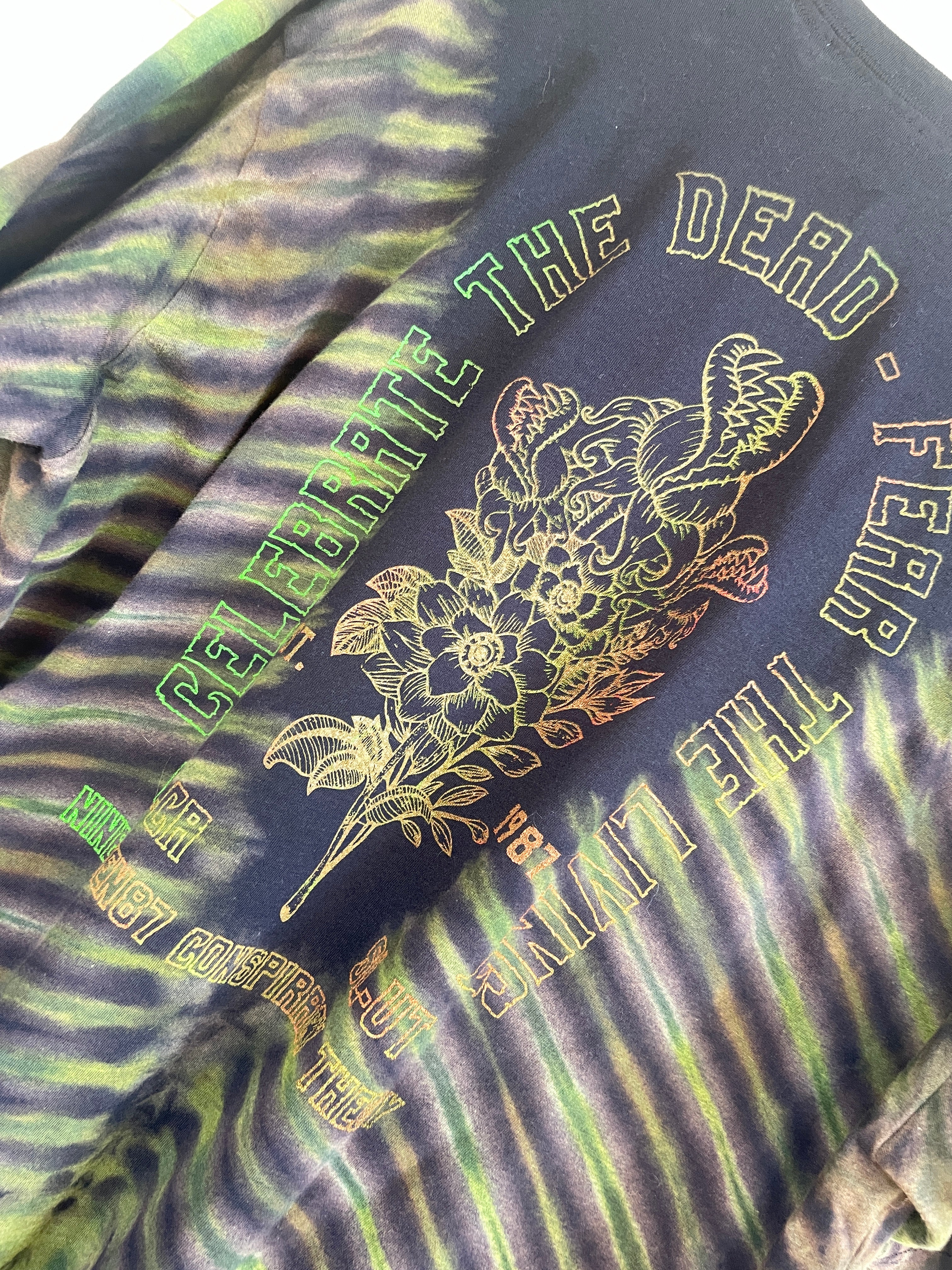 XL Men's Venus Fly Trap Death Bouquet Handmade Tie Dye T-Shirt | One-Of-a-Kind Upcycled Black and Green Short Sleeve Shirt