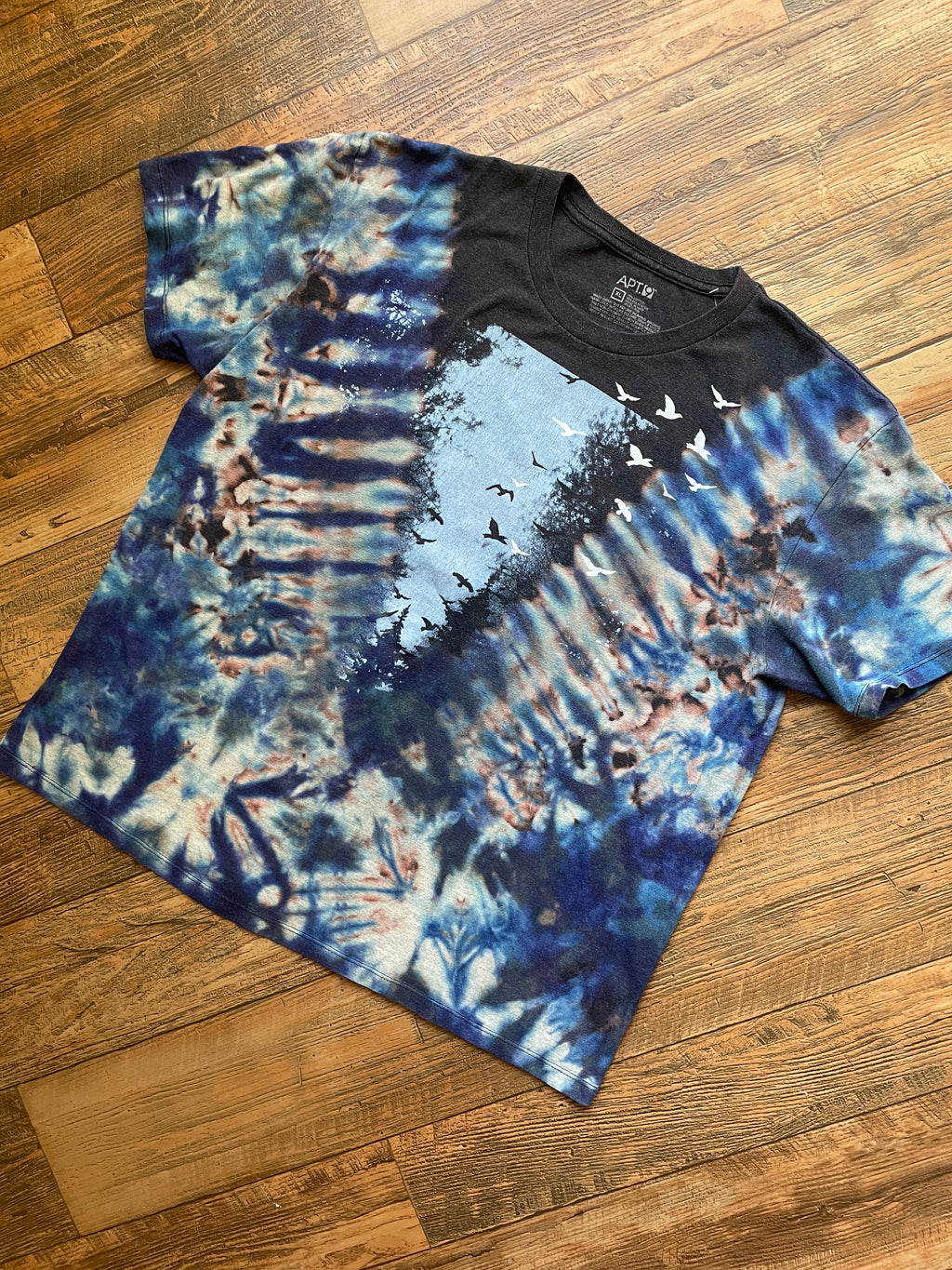 Gray and Blue Birds Tie Dye T-Shirt | Men's XL, Short Sleeve