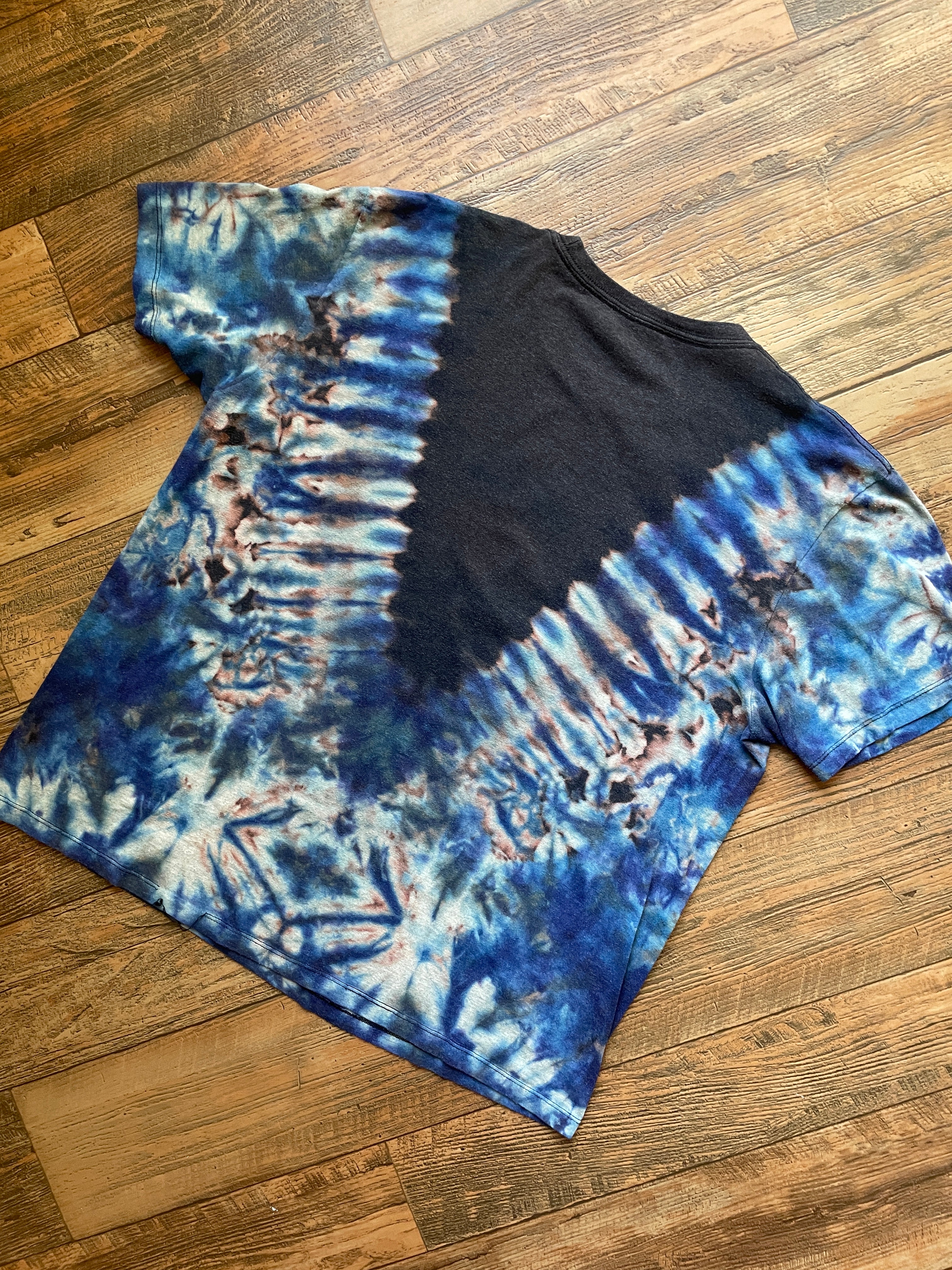 Gray and Blue Birds Tie Dye T-Shirt | Men's XL, Short Sleeve