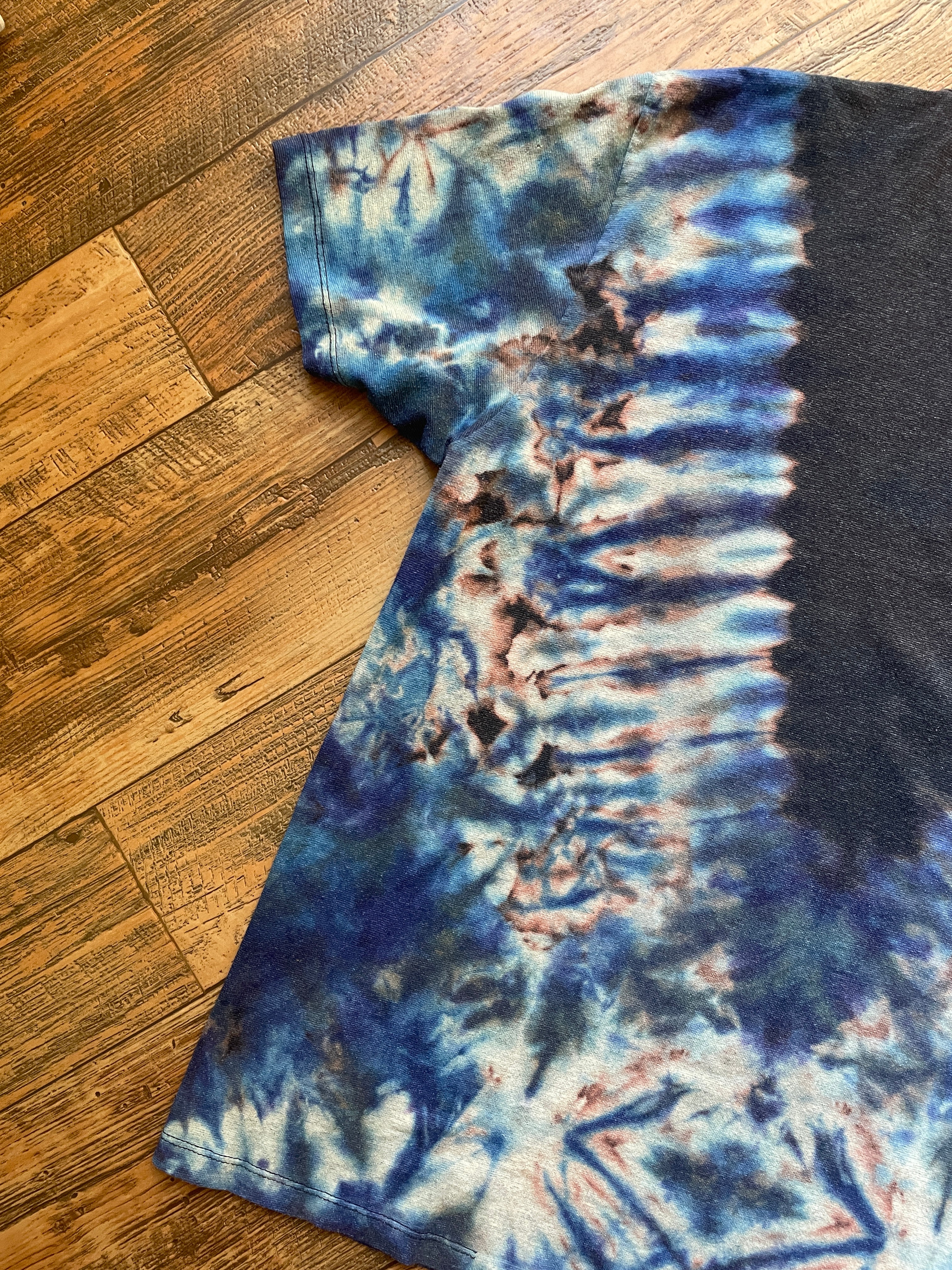 Gray and Blue Birds Tie Dye T-Shirt | Men's XL, Short Sleeve