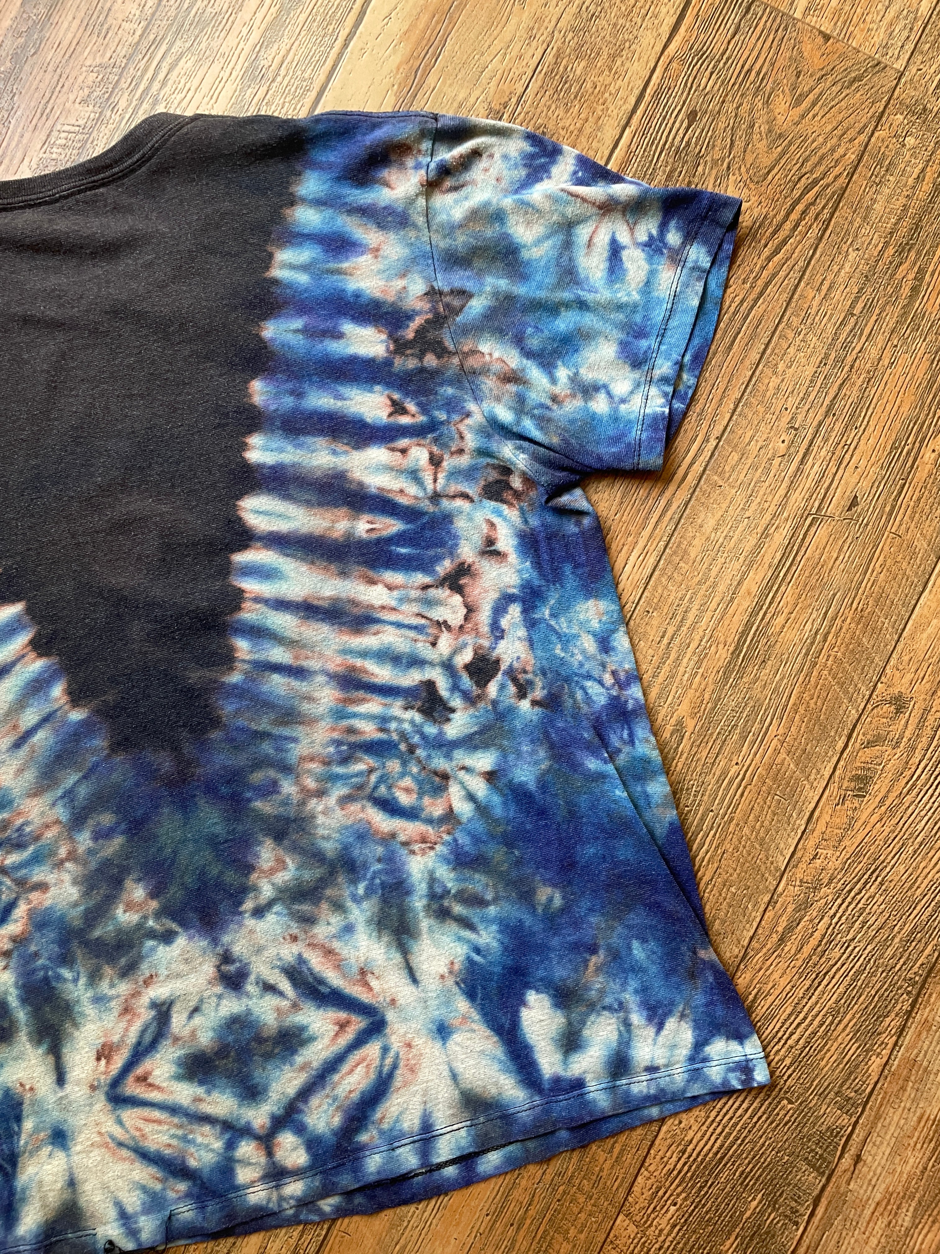 Gray and Blue Birds Tie Dye T-Shirt | Men's XL, Short Sleeve