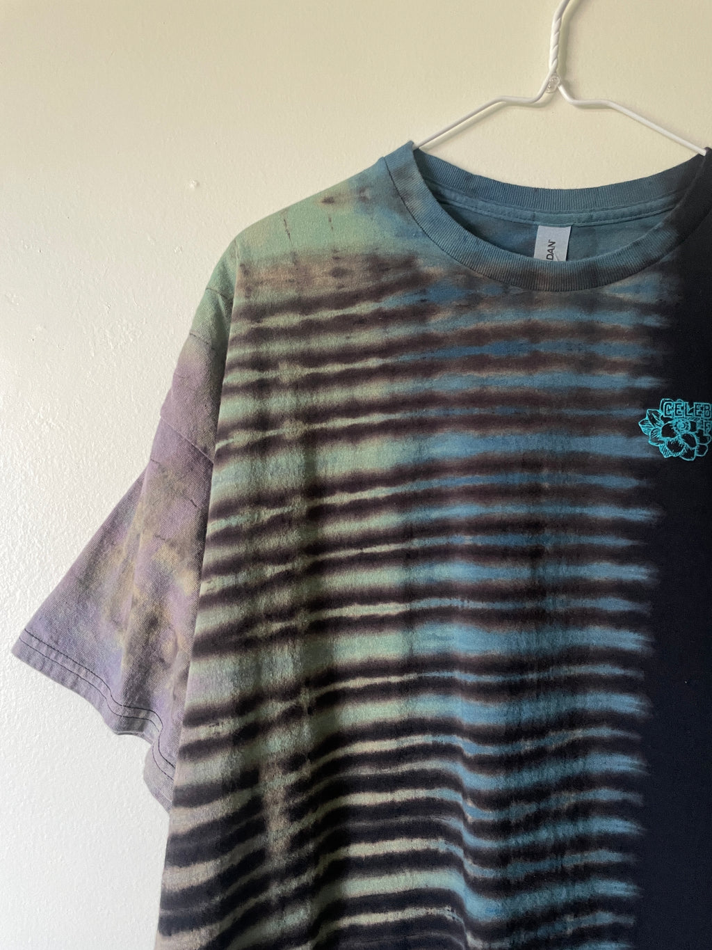 2XL Men's Venus Fly Trap Death Bouquet Handmade Tie Dye T-Shirt | One-Of-a-Kind Upcycled Black and Blue Short Sleeve Shirt