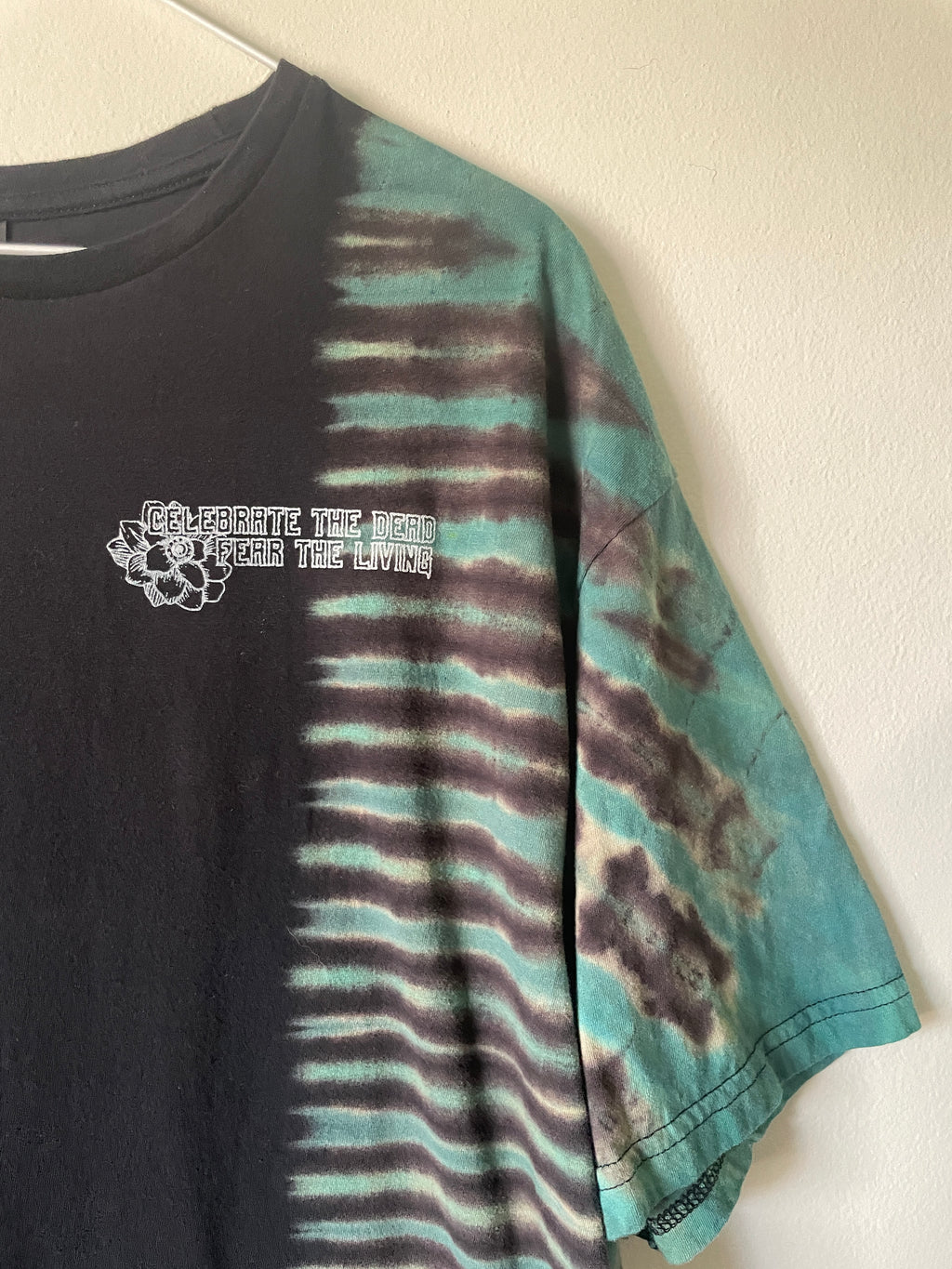 2XL Men's Venus Fly Trap Death Bouquet Handmade Tie Dye T-Shirt | One-Of-a-Kind Upcycled Black and Blue Short Sleeve Shirt