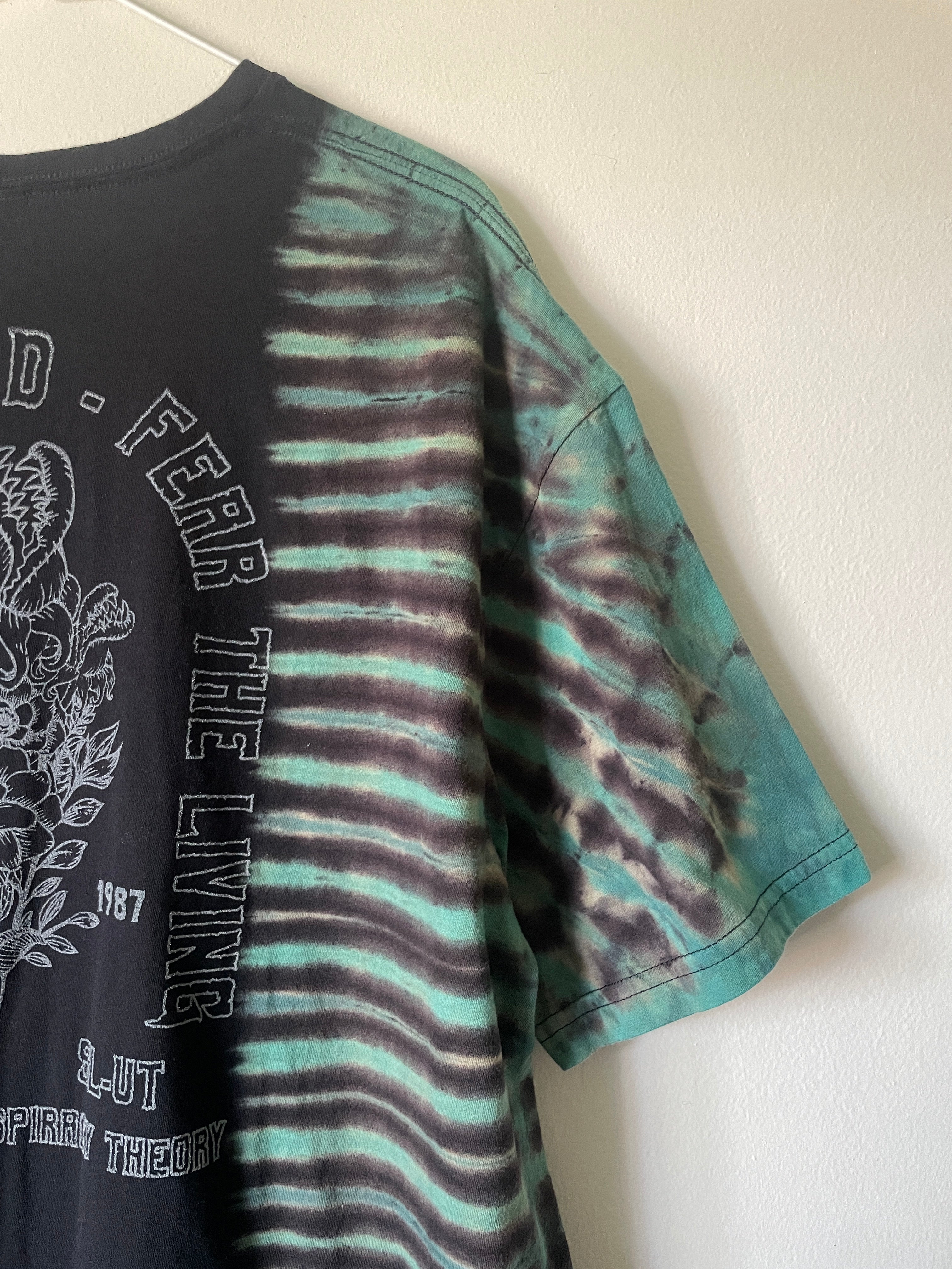 2XL Men's Venus Fly Trap Death Bouquet Handmade Tie Dye T-Shirt | One-Of-a-Kind Upcycled Black and Blue Short Sleeve Shirt