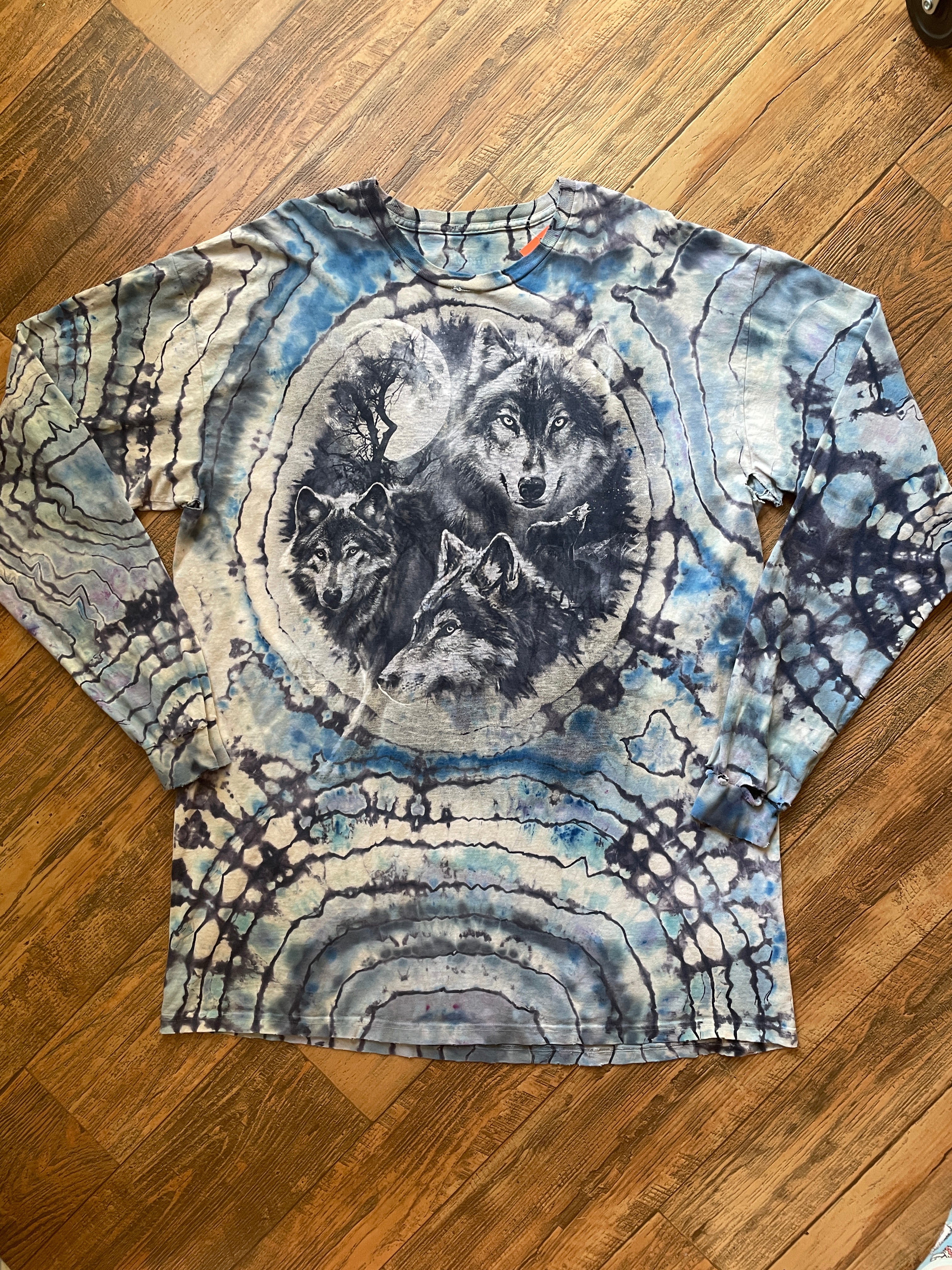 Gray and Blue Wolf Pack Geode Tie Dye T-Shirt | Men's 3XL, Long Sleeve