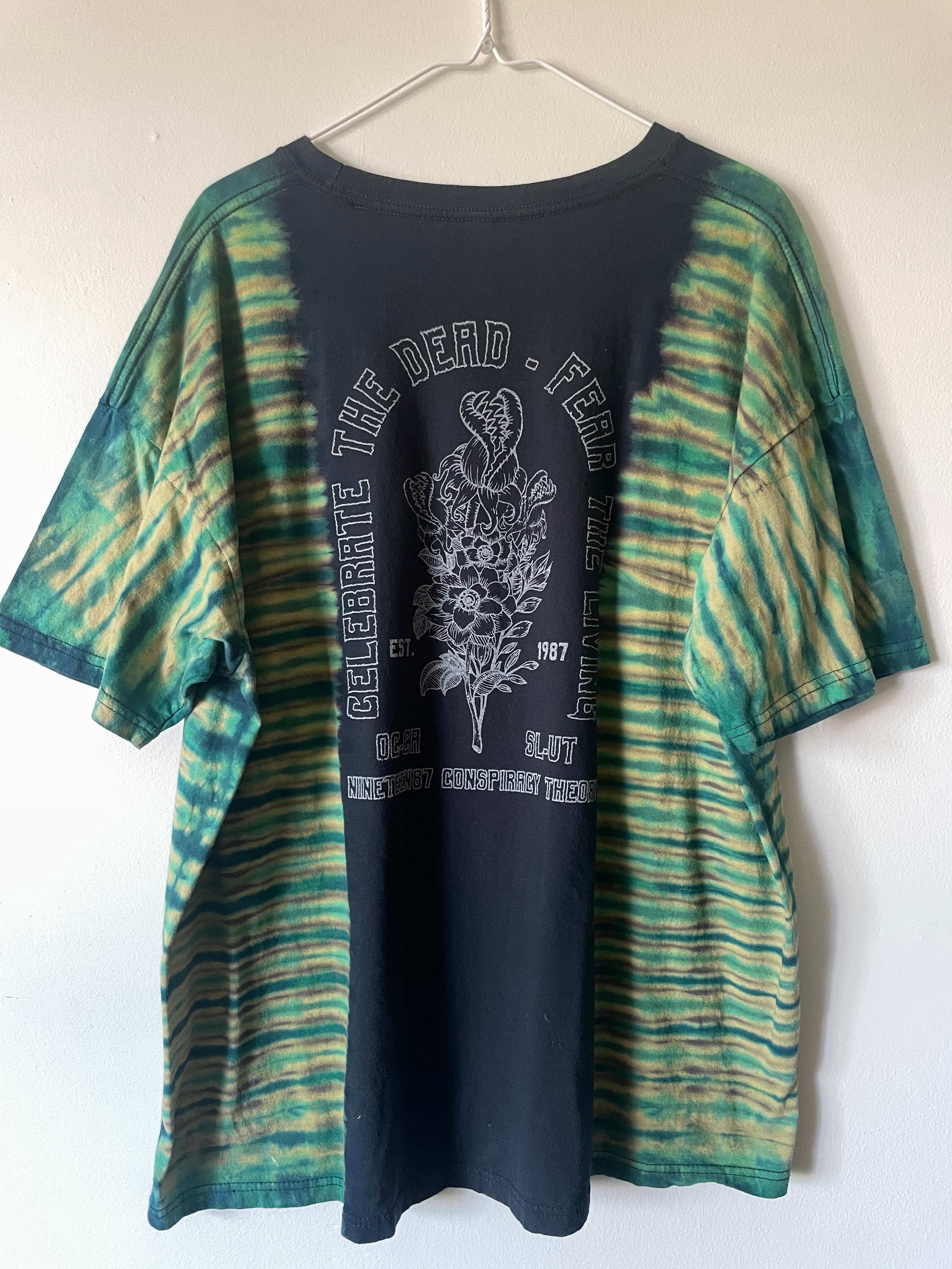 3XL Men's Venus Fly Trap Death Bouquet Handmade Tie Dye T-Shirt | One-Of-a-Kind Upcycled Black and Turquoise Short Sleeve Shirt