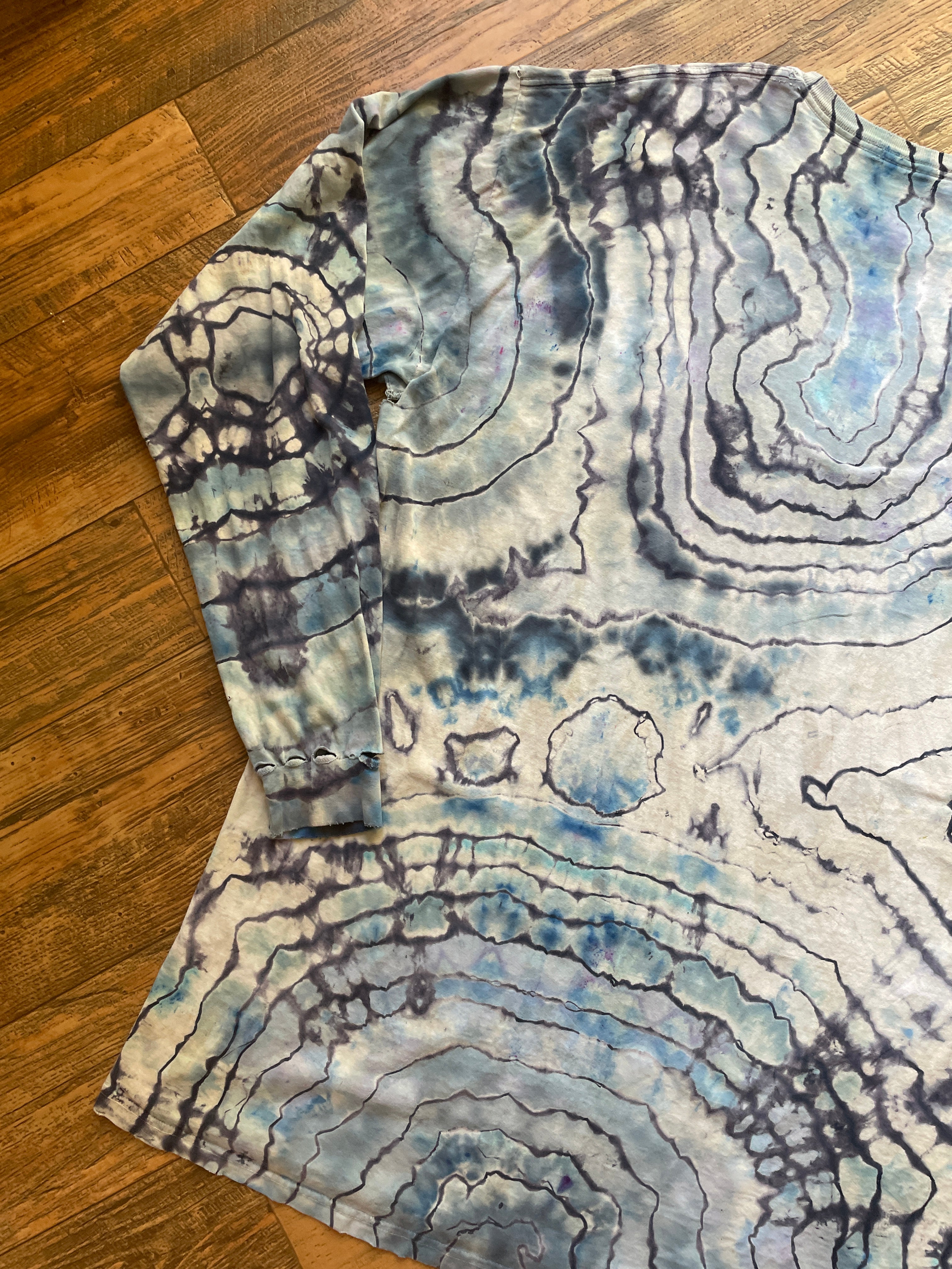 Gray and Blue Wolf Pack Geode Tie Dye T-Shirt | Men's 3XL, Long Sleeve