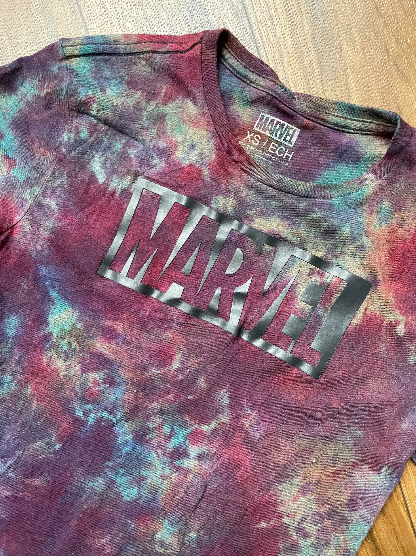 Men's XS / Youth XL Marvel Tie Dye Short Sleeve T-Shirt